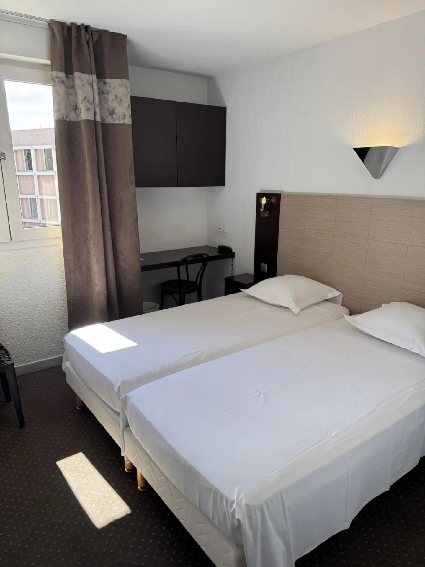 Single Room in Adonis Arc Hotel Aix