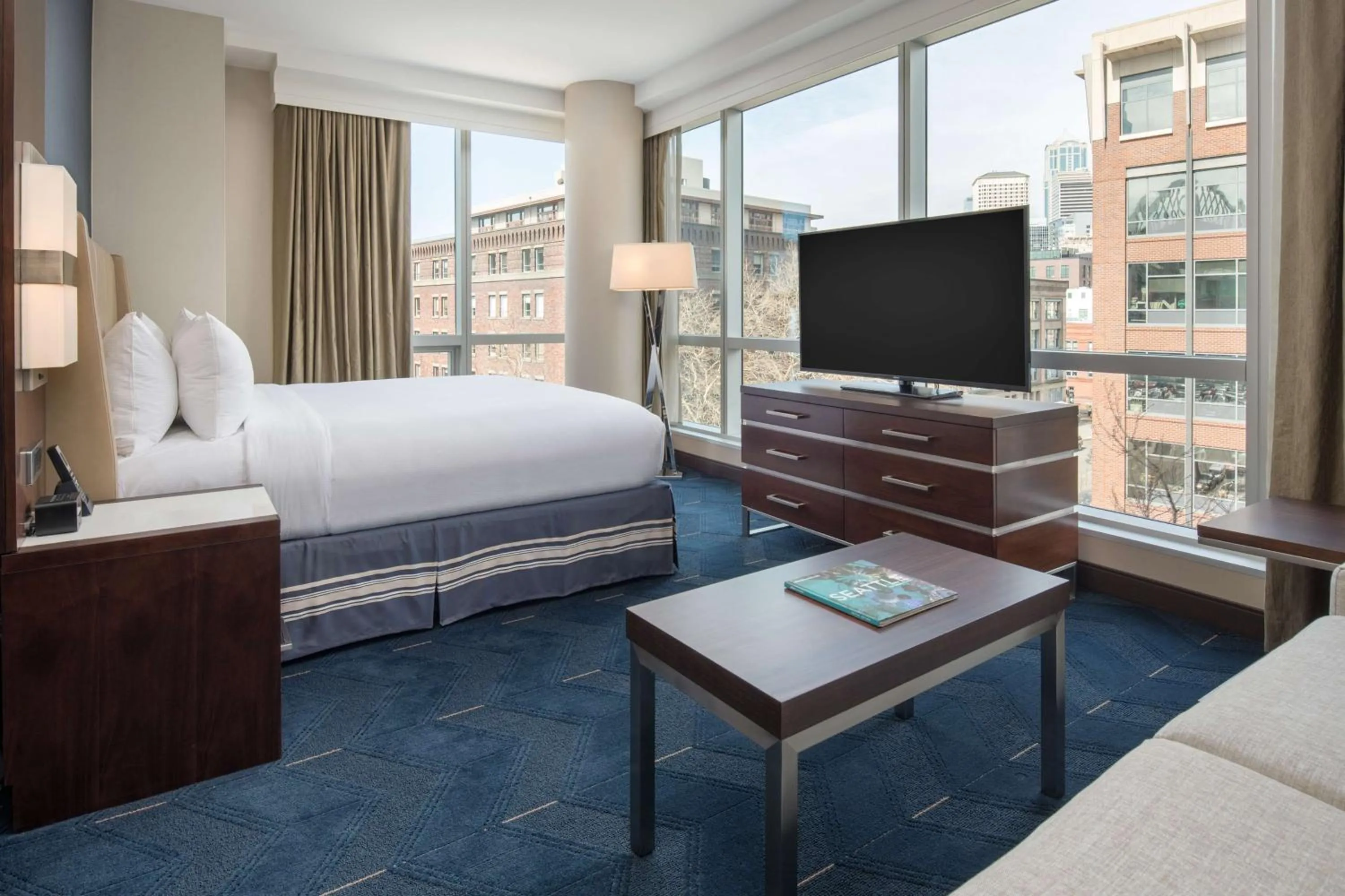 King Studio with Sofa Bed in Embassy Suites By Hilton Seattle Downtown Pioneer Square