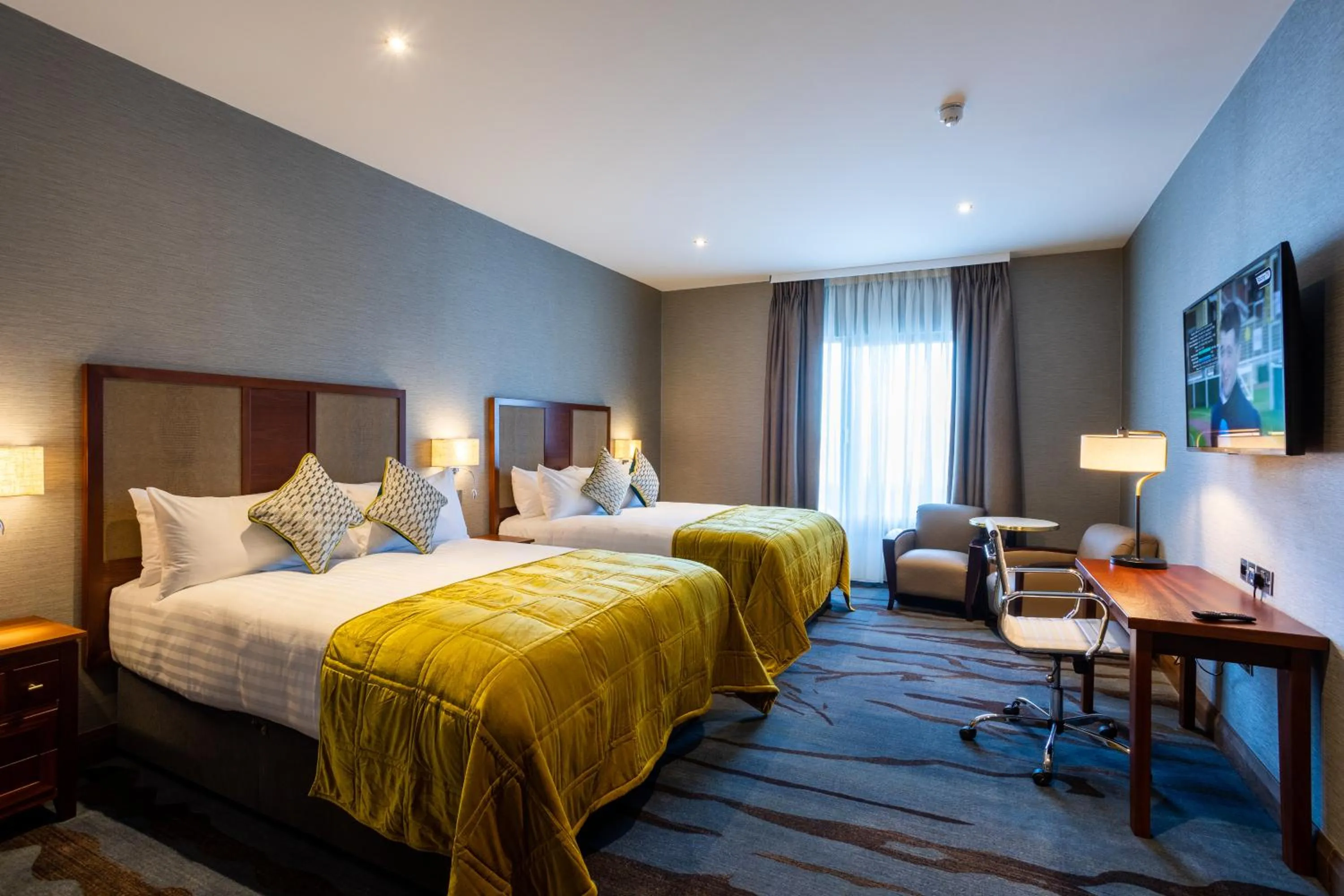 Superior Twin Room in Lawlors Hotel