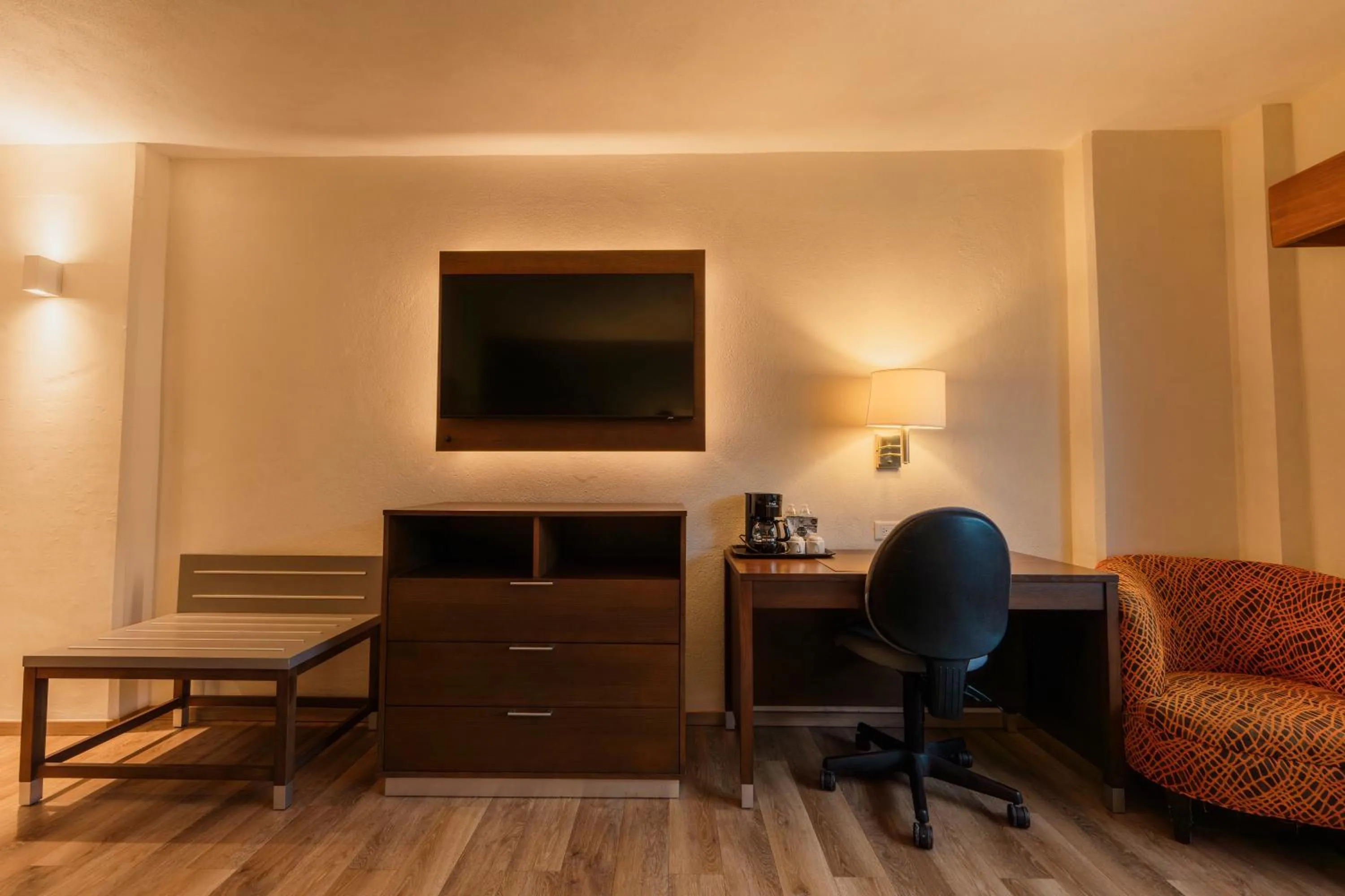 Standard Double Room - Non-Smoking in Comfort Inn Monterrey Valle