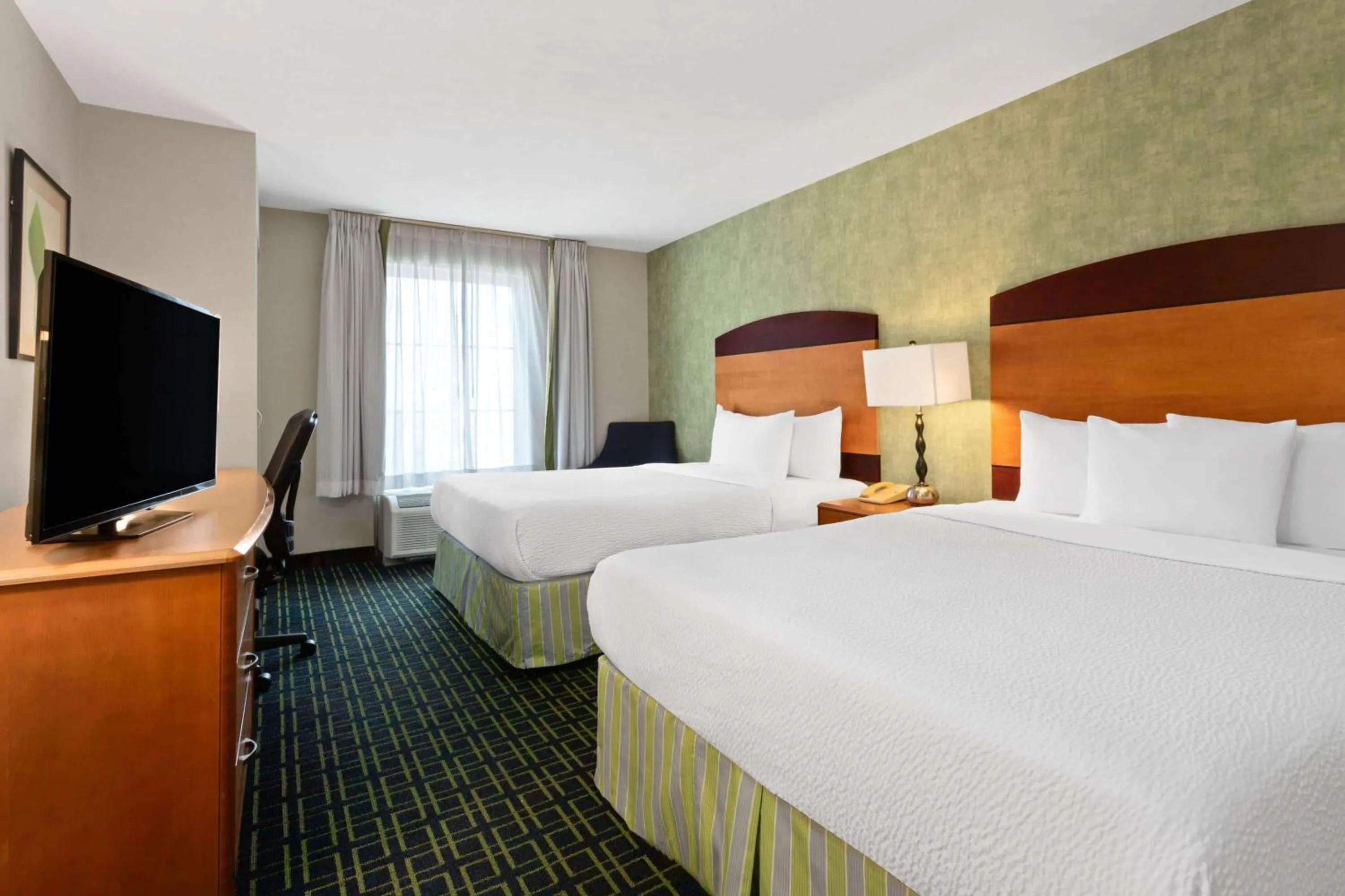 Deluxe Room with Two Queen Beds, Non-Smoking in Wyndham Garden Monterrey Aeropuerto