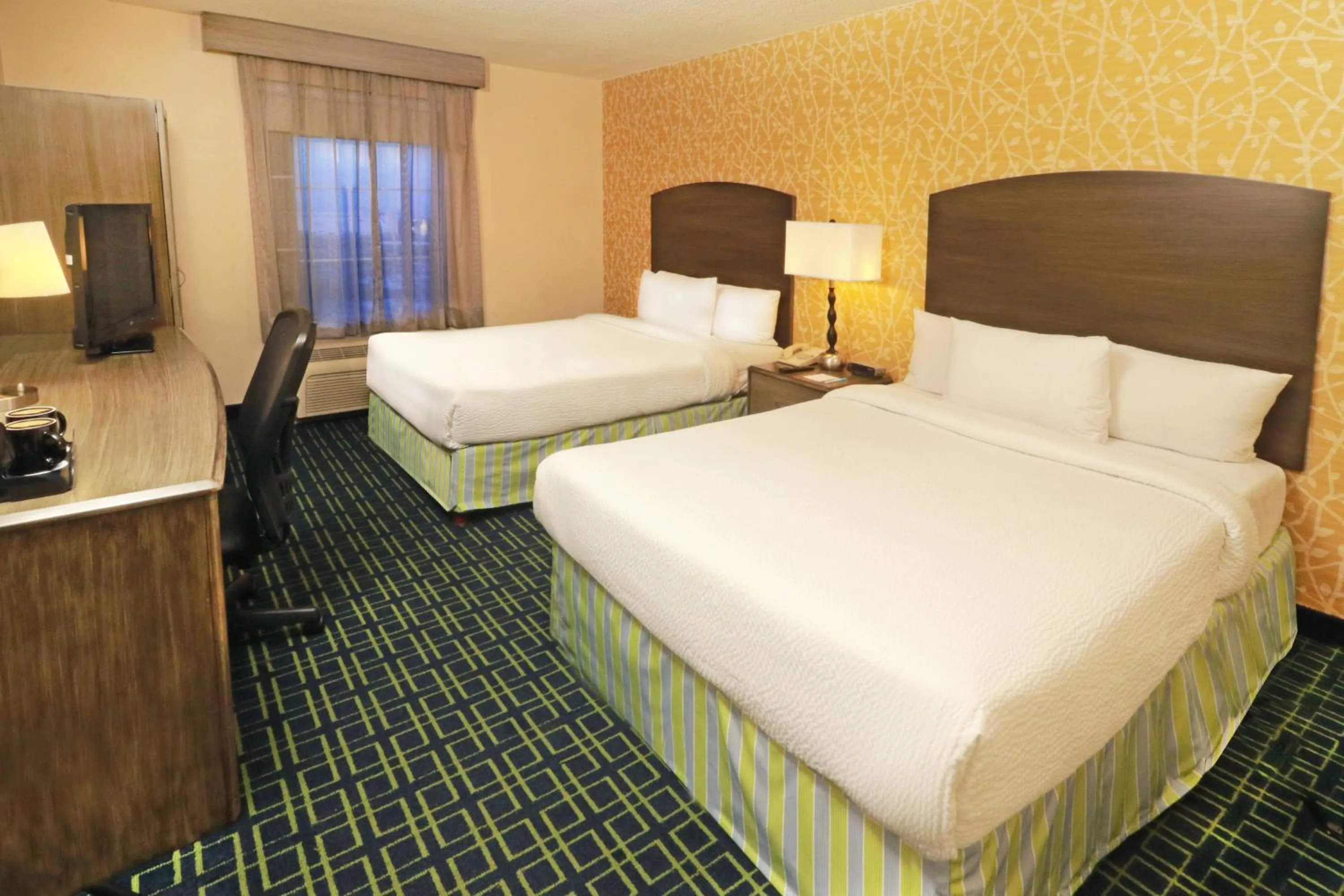 Queen Room with Two Queen Beds in Wyndham Garden Monterrey Aeropuerto