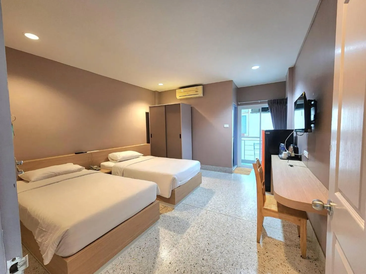 Superior Twin Room in The Fifth Residence