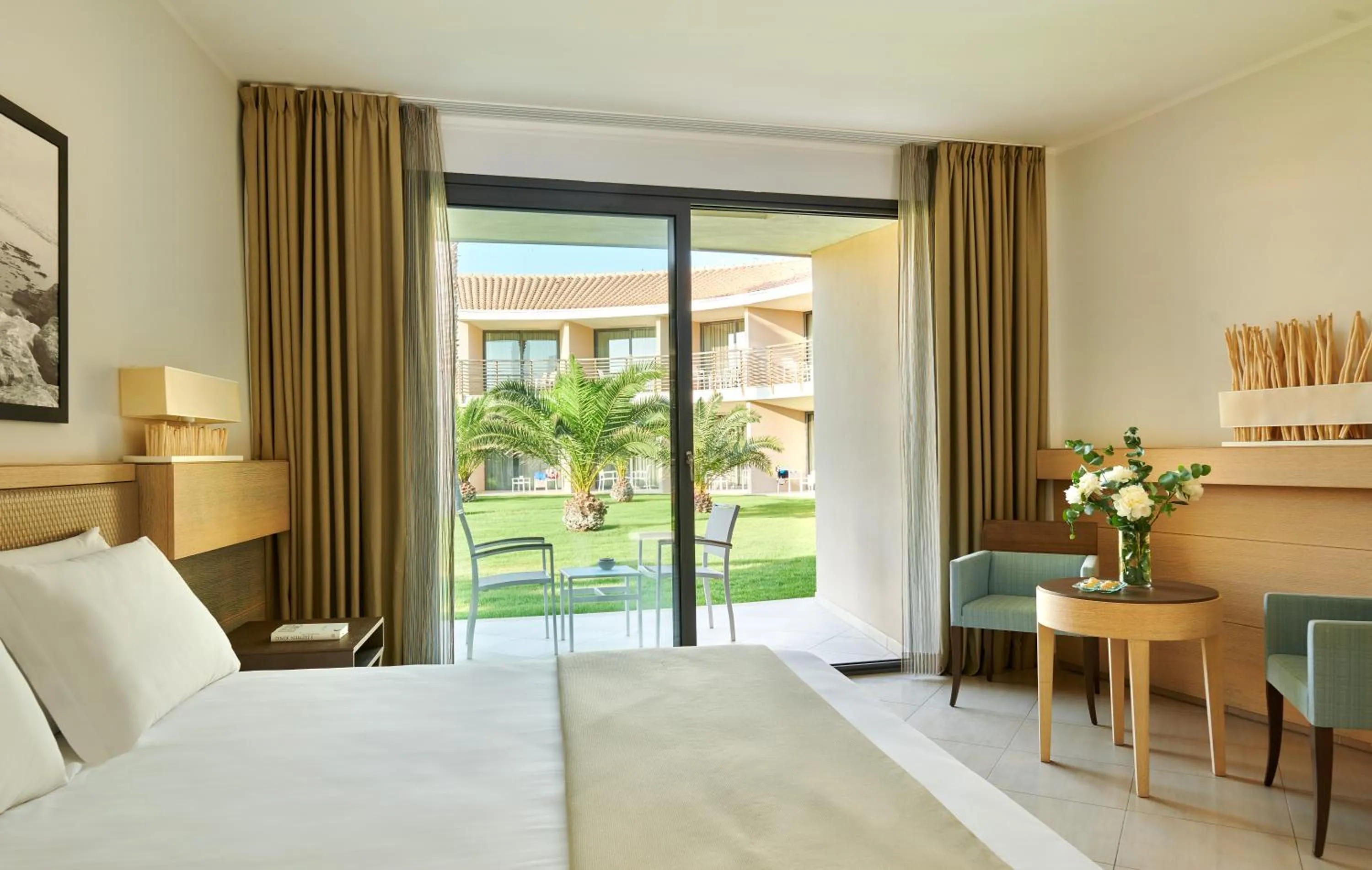 Classic Double Room with Garden View and Spa Access in Capovaticano Resort Thalasso Spa