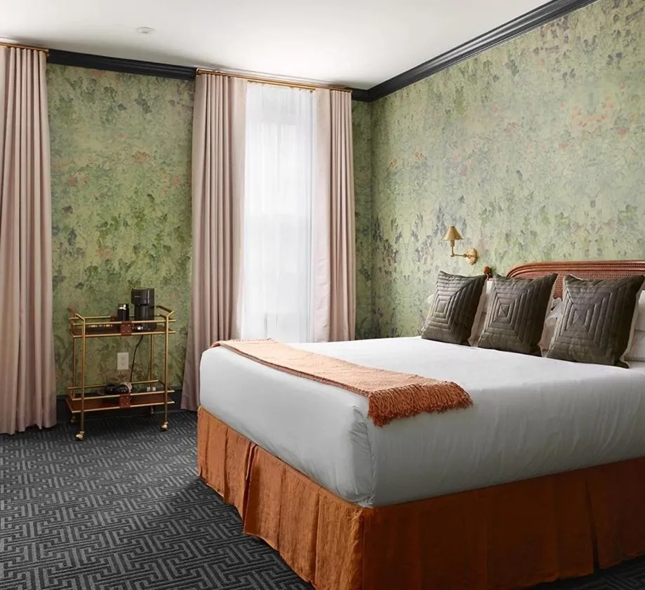 Deluxe King Room in The Franklin on Rittenhouse, A Boutique Hotel