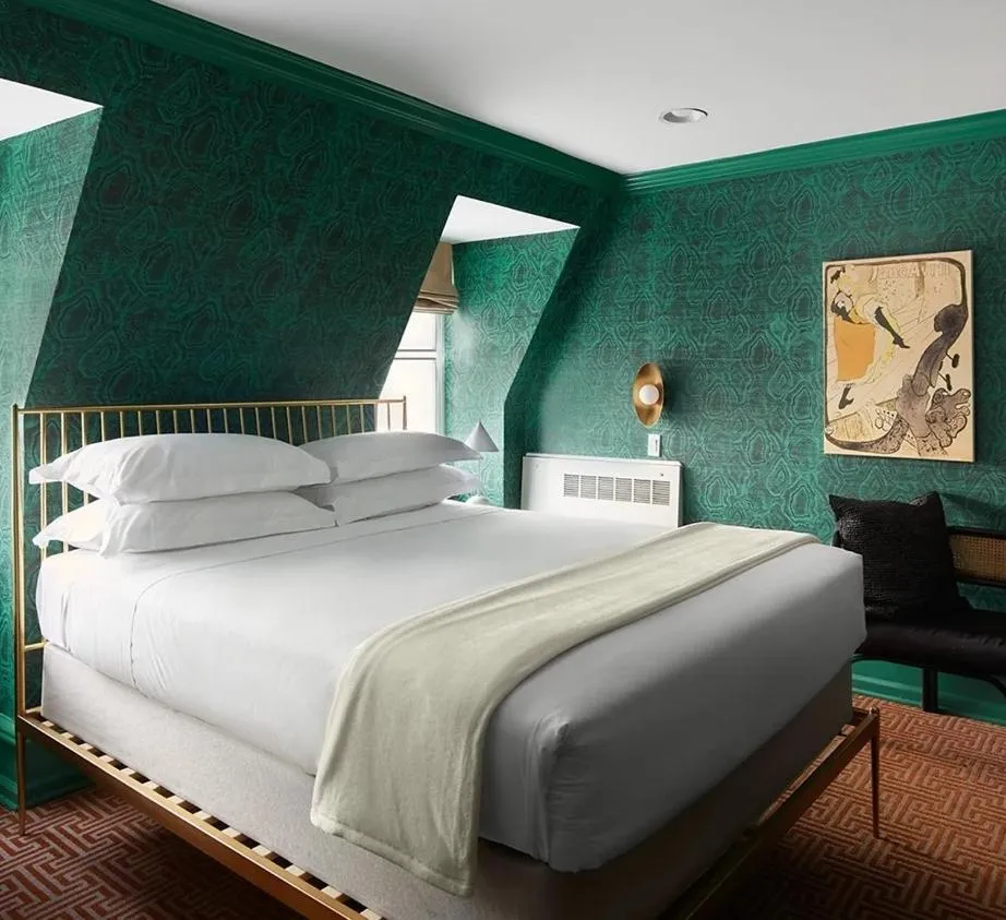 Deluxe Queen Room in The Franklin on Rittenhouse, A Boutique Hotel
