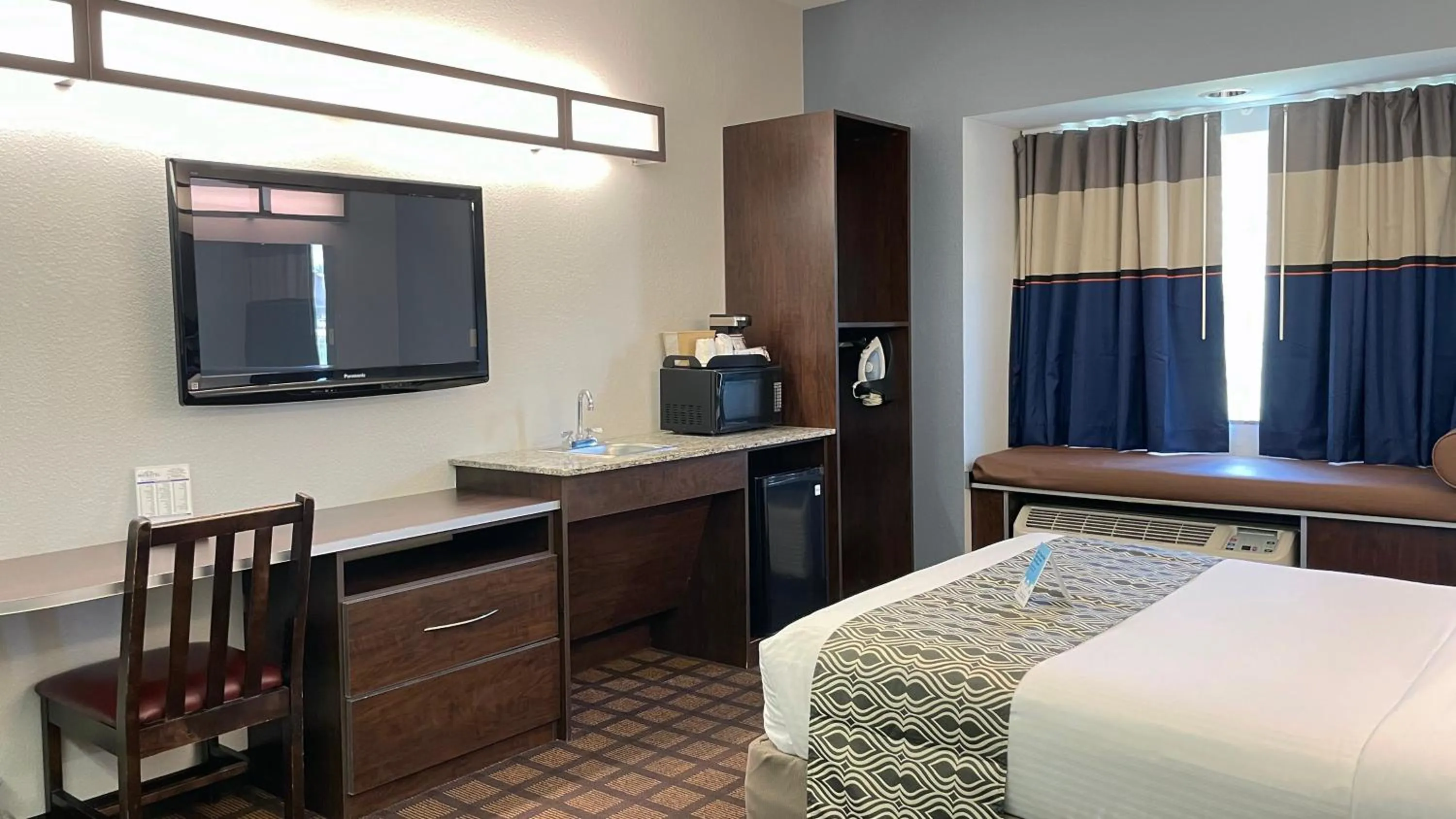 Queen Room - Disability Access/Non-Smoking in Microtel Inn & Suites by Wyndham Michigan City