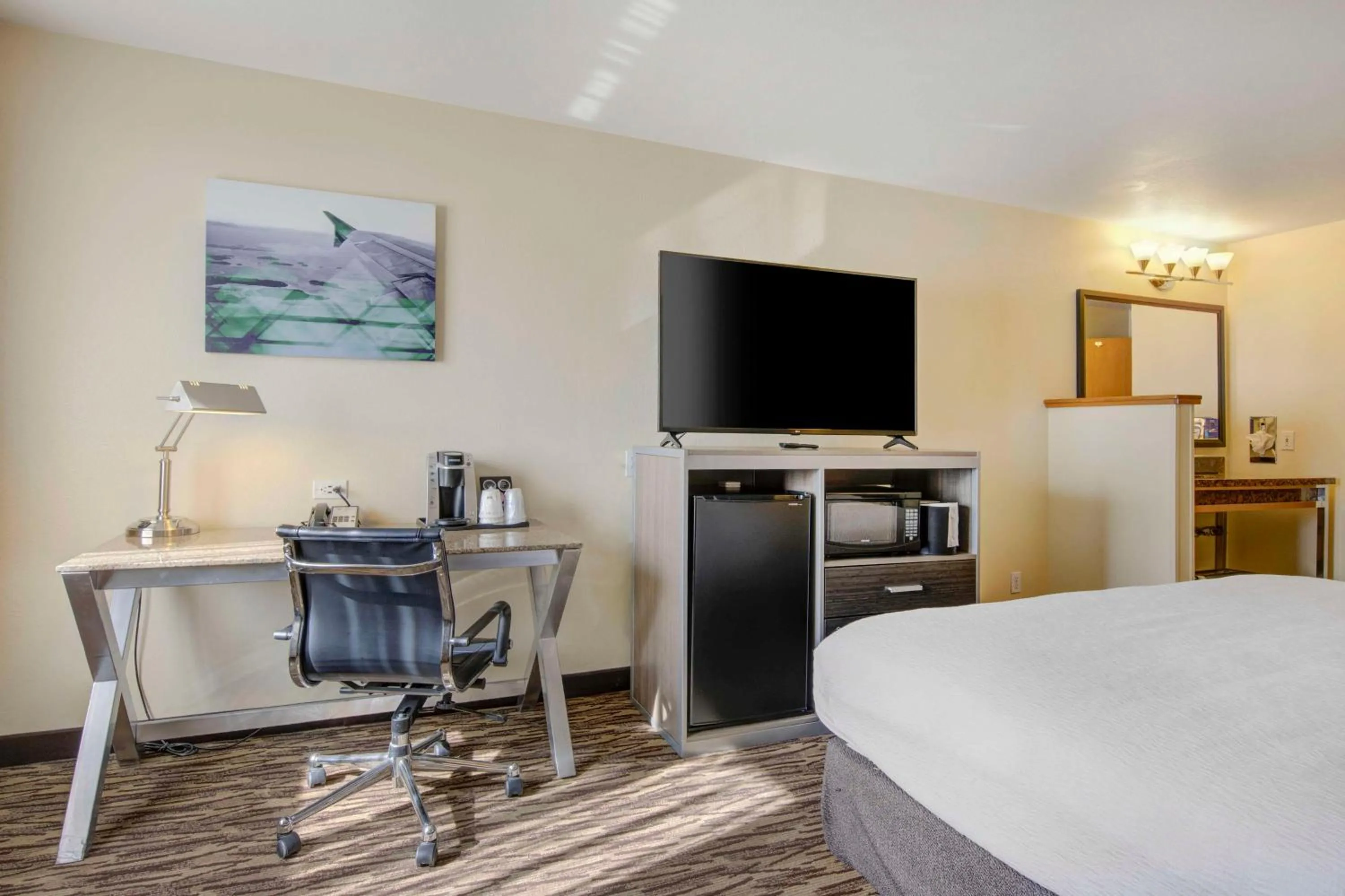 King Room in Best Western PLUS Peppertree Airport Inn