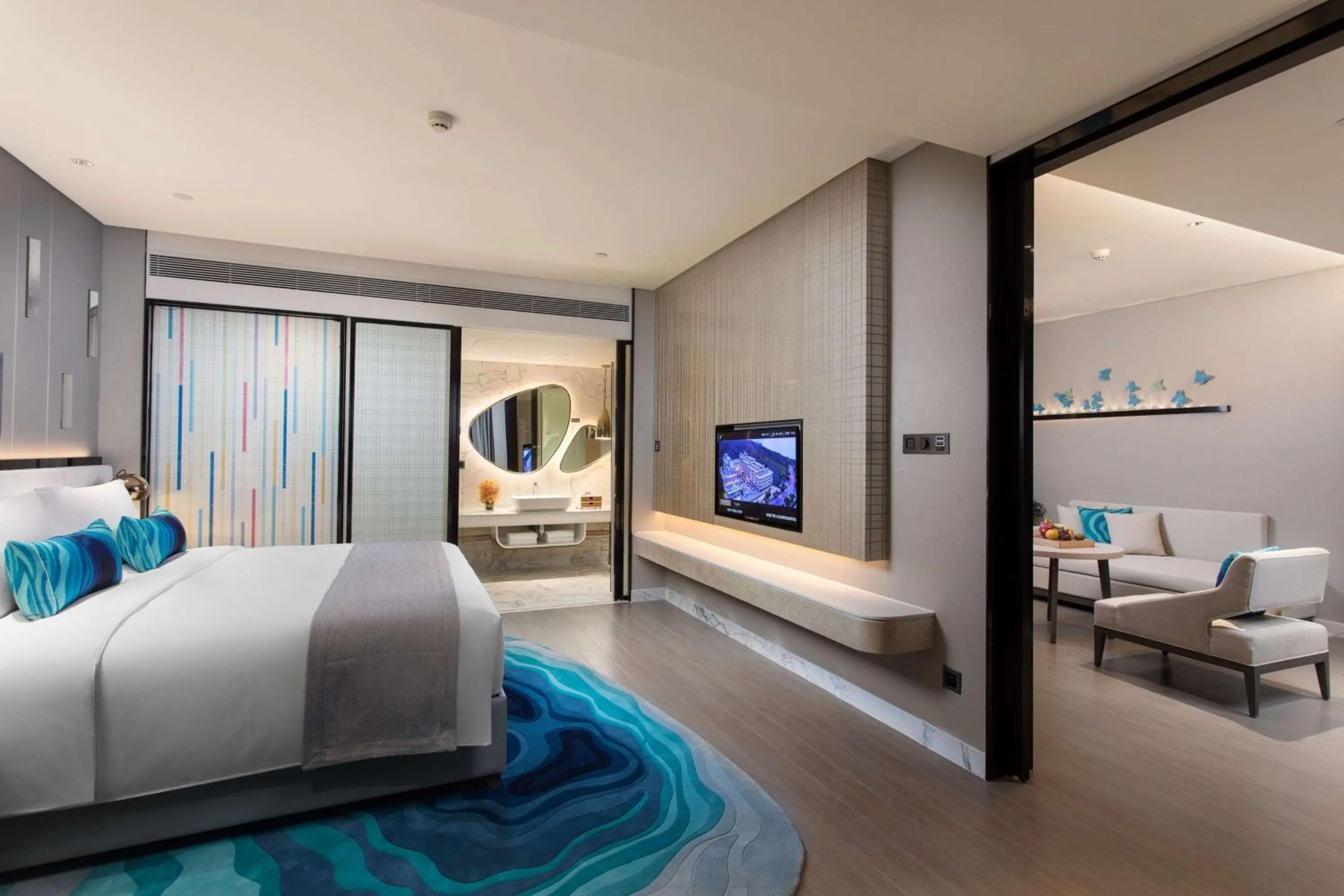 Deluxe King Suite with Harbor View - Non-Smoking in 三亚鹿回头蔚景温德姆酒店