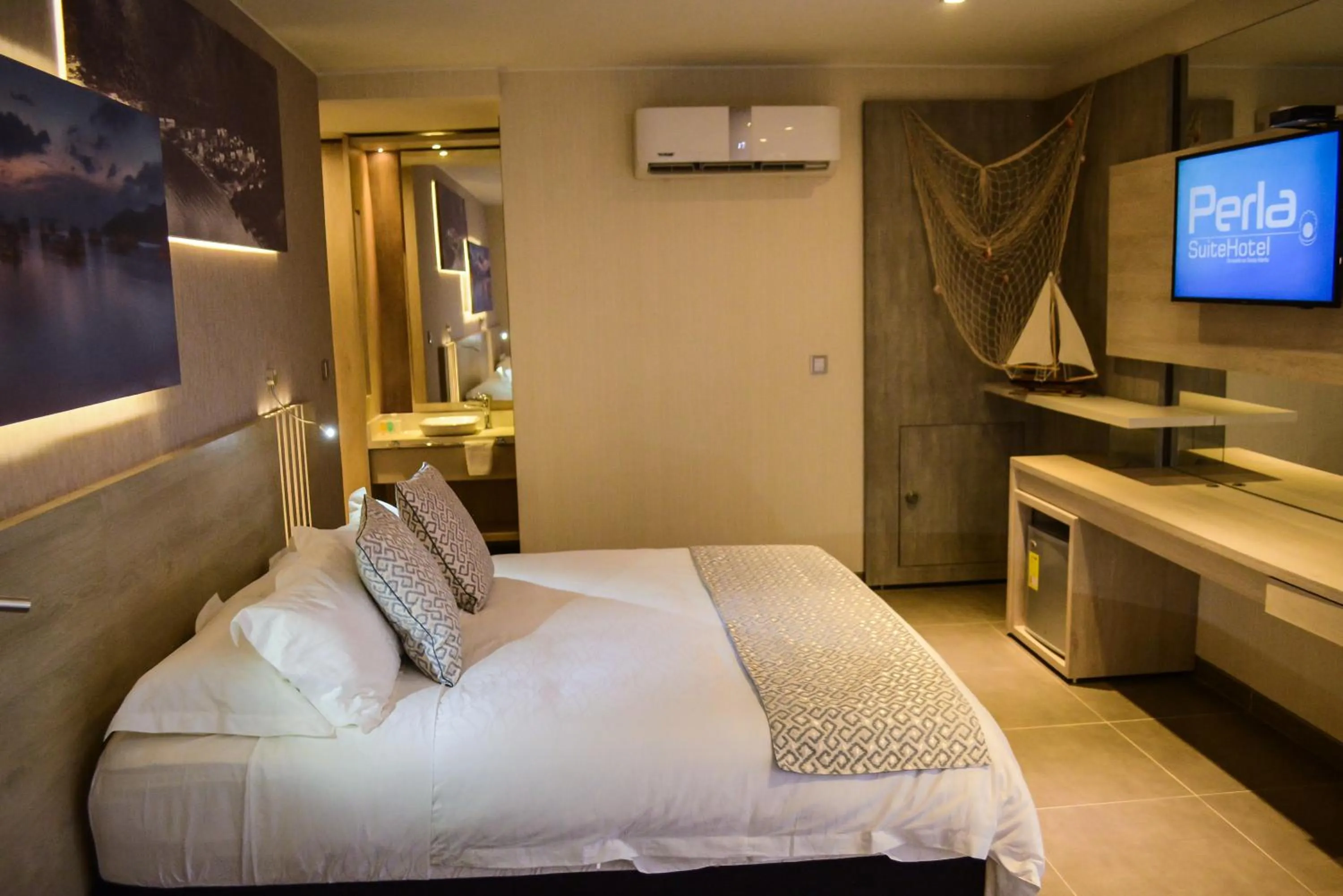 Superior Queen Room in Hotel Perla Suite Santa Marta