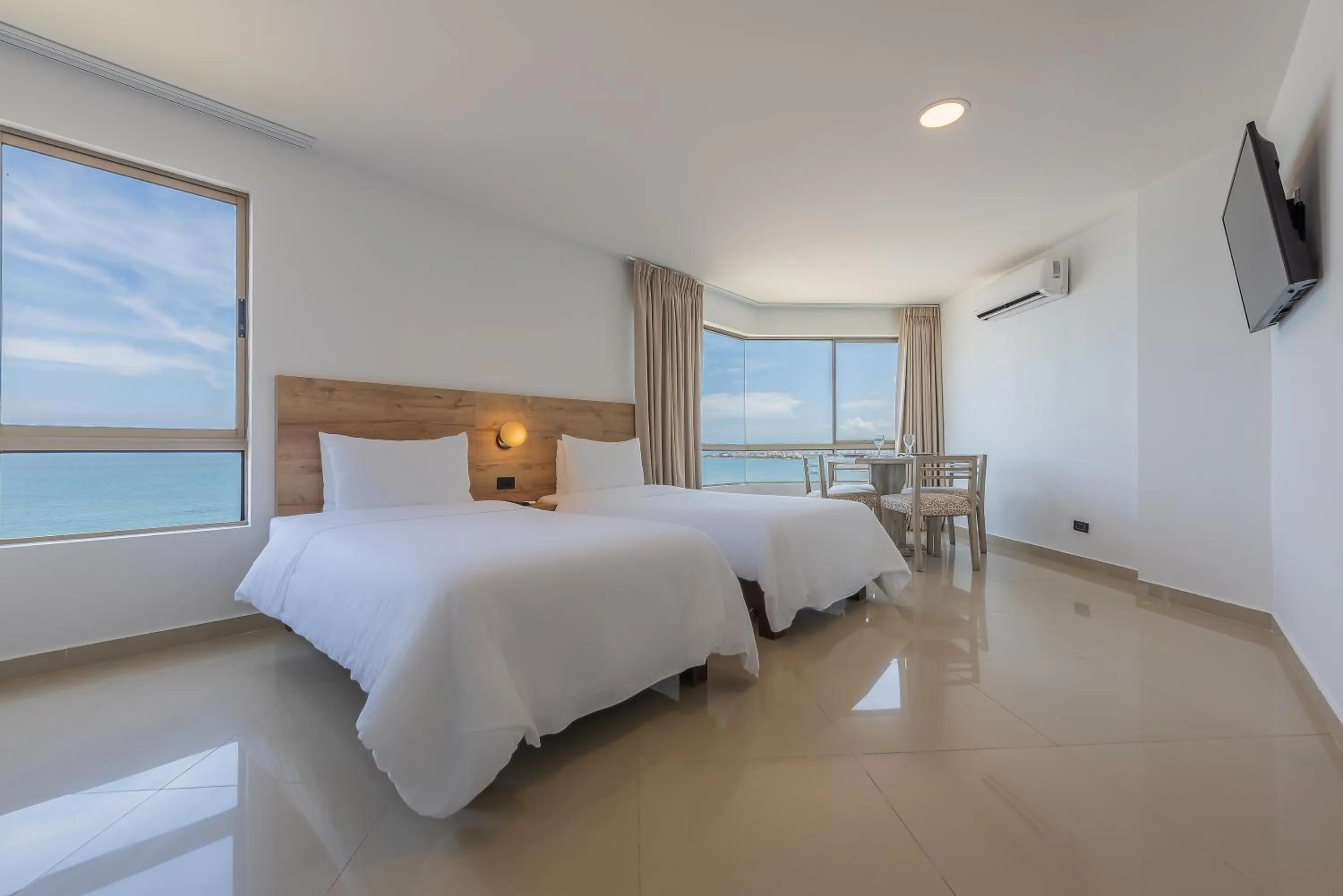 Queen Suite with Sea View in Hotel Regatta Cartagena
