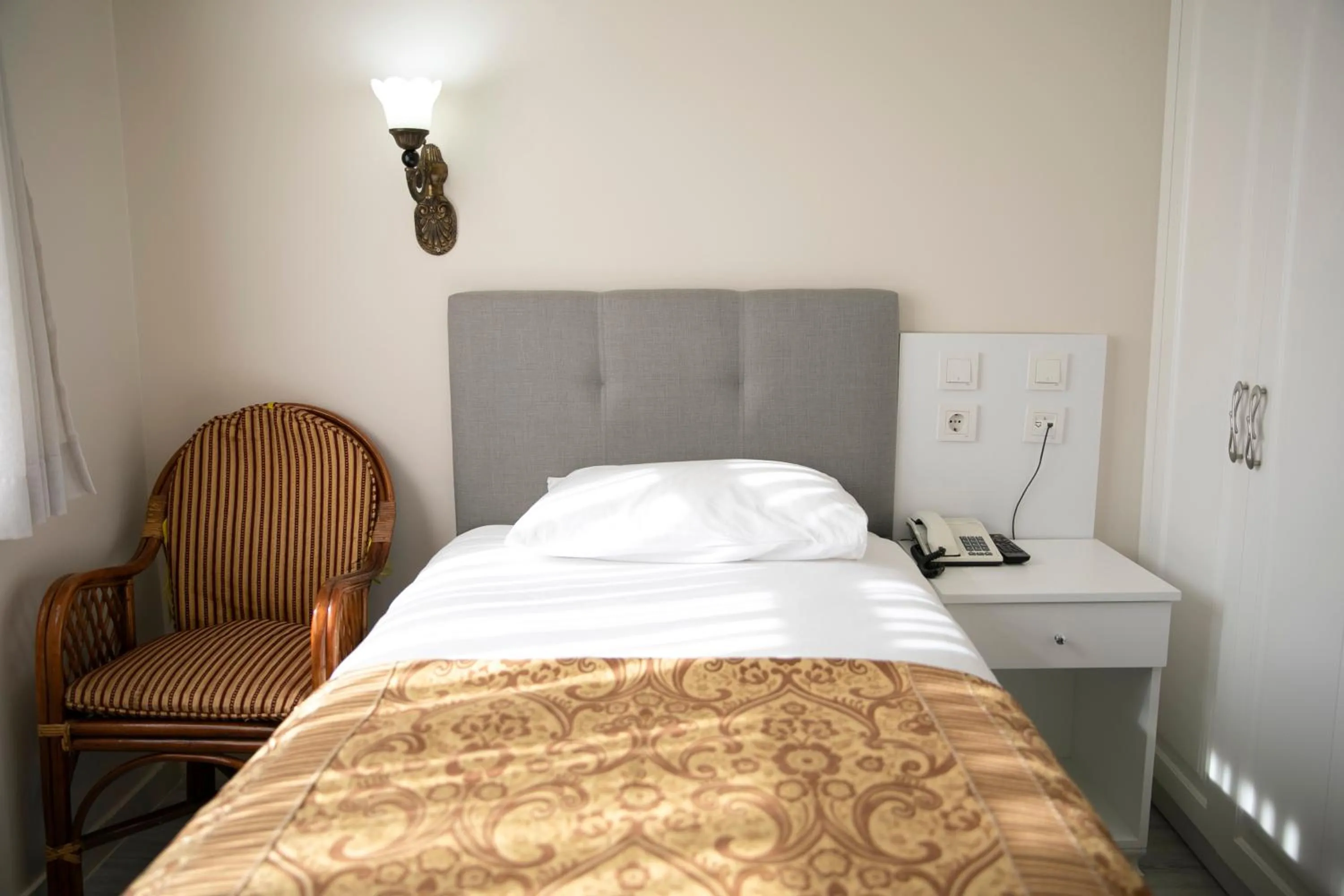 Standard Single Room in Hali Hotel