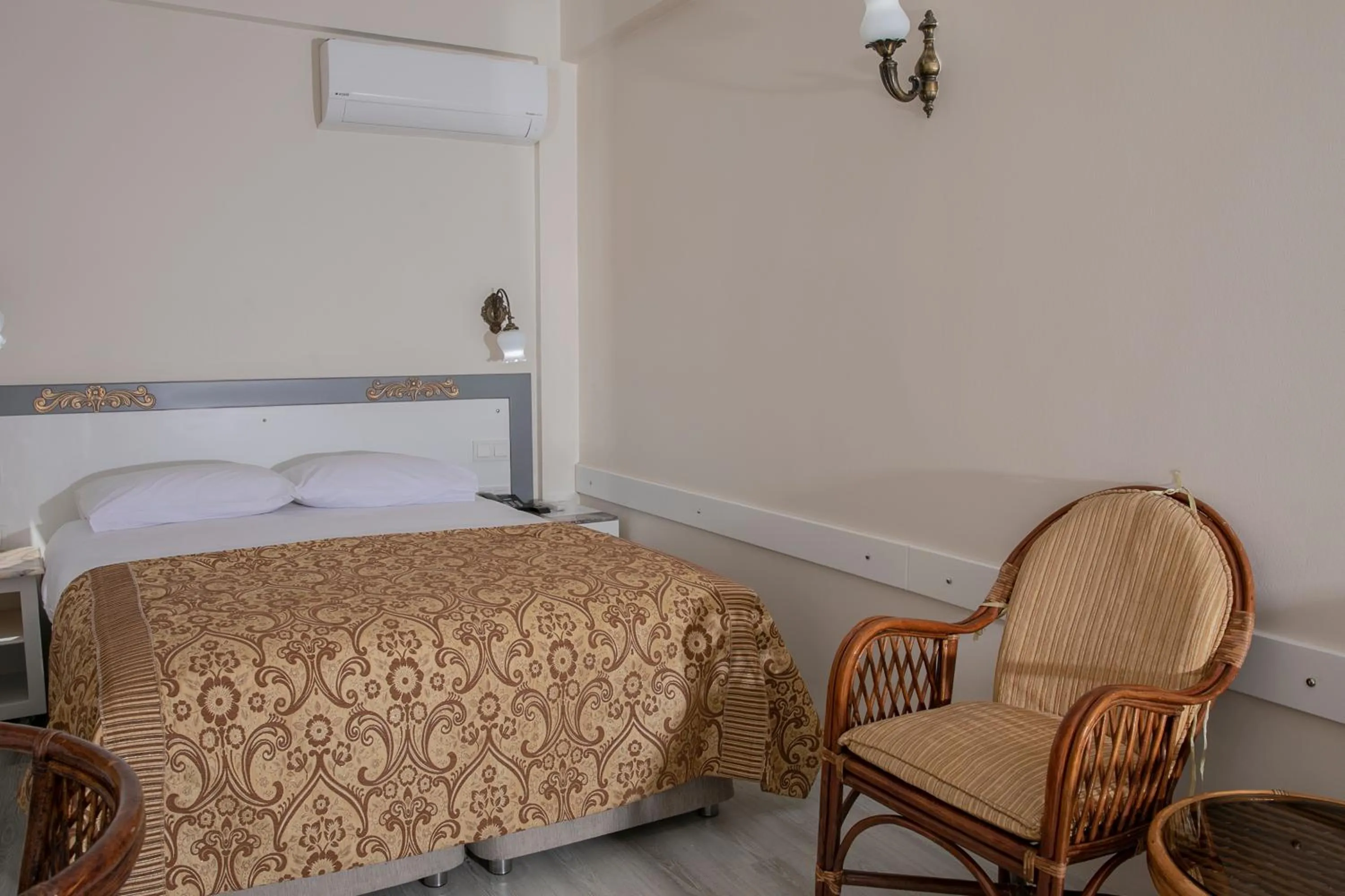 Standard Single Room in Hali Hotel