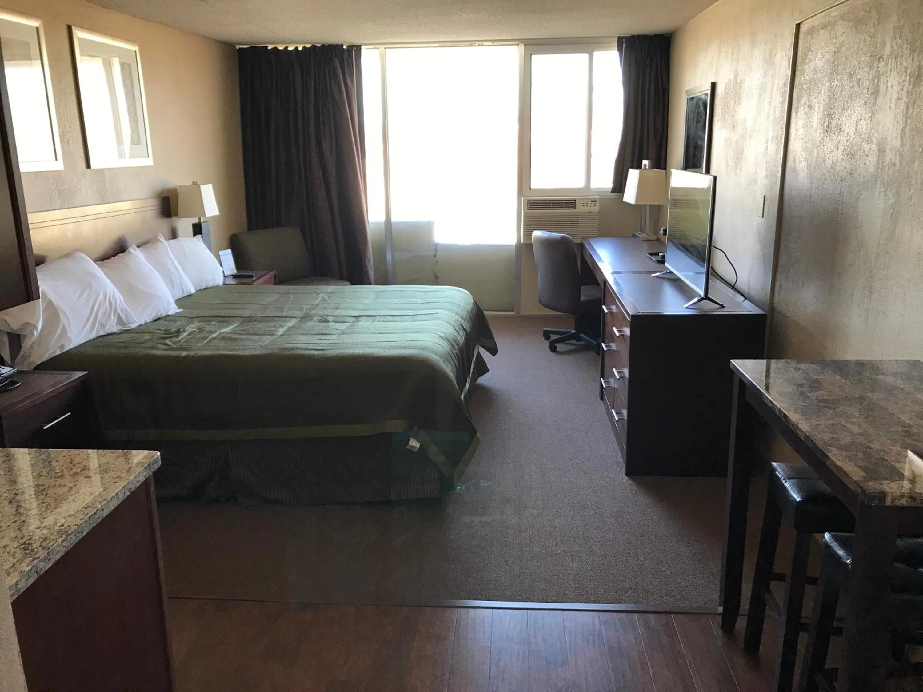 King Room - Disability Access in Allen Park Motor Lodge