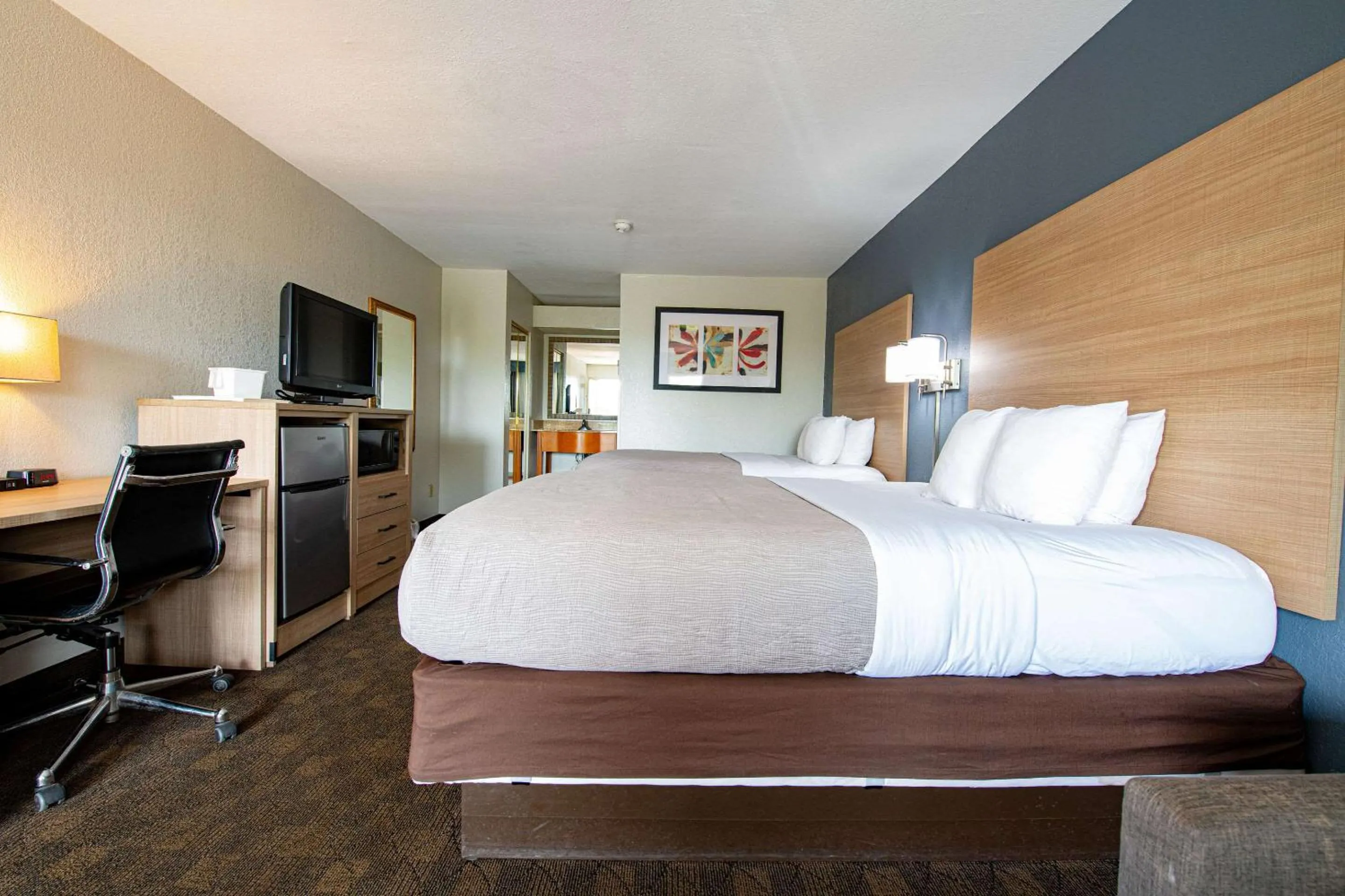Standard Queen Room with Two Queen Beds - Non-Smoking in Quality Inn Monroe