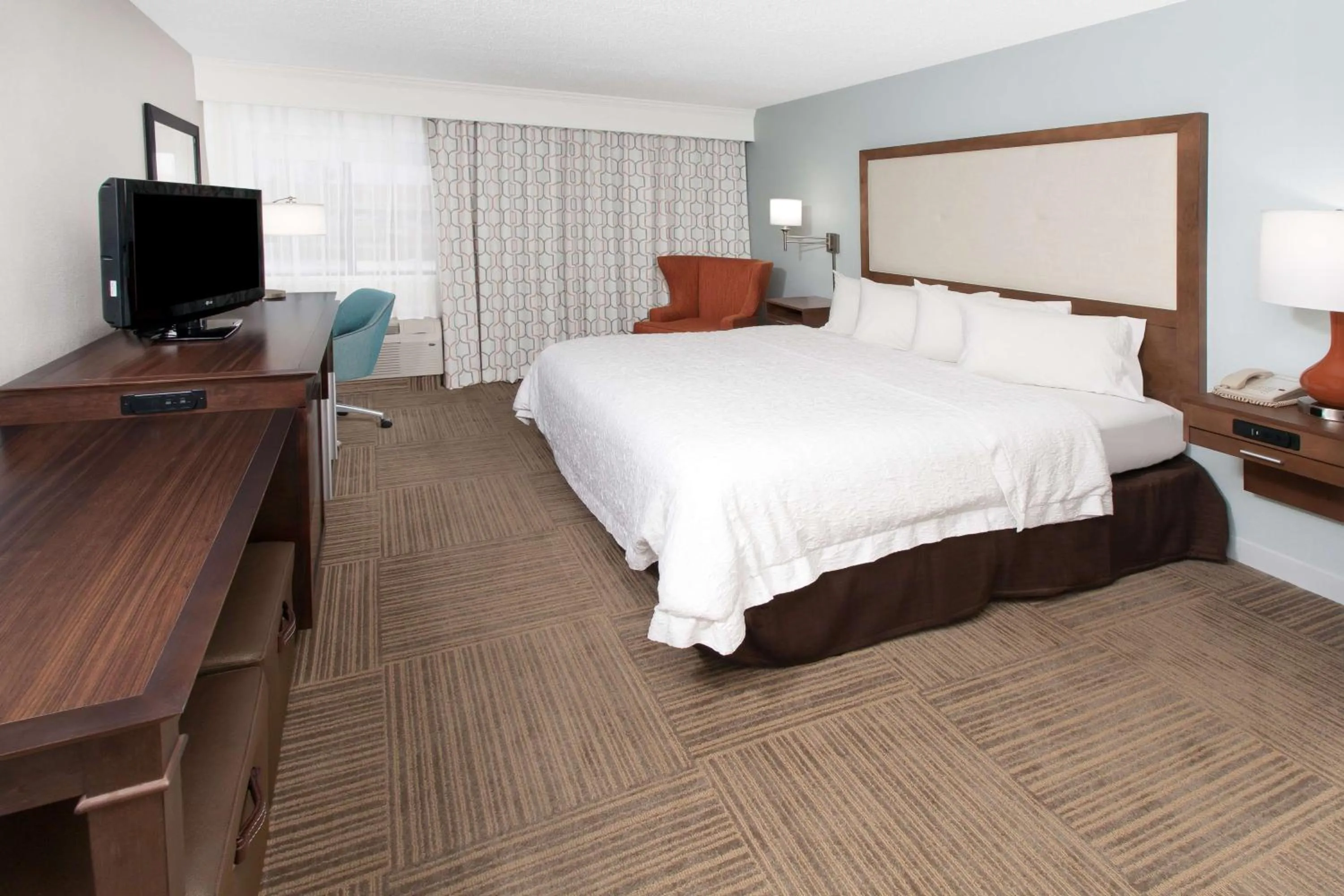 King Room - Mobility Access/Non-Smoking in Hampton Inn Birch Run