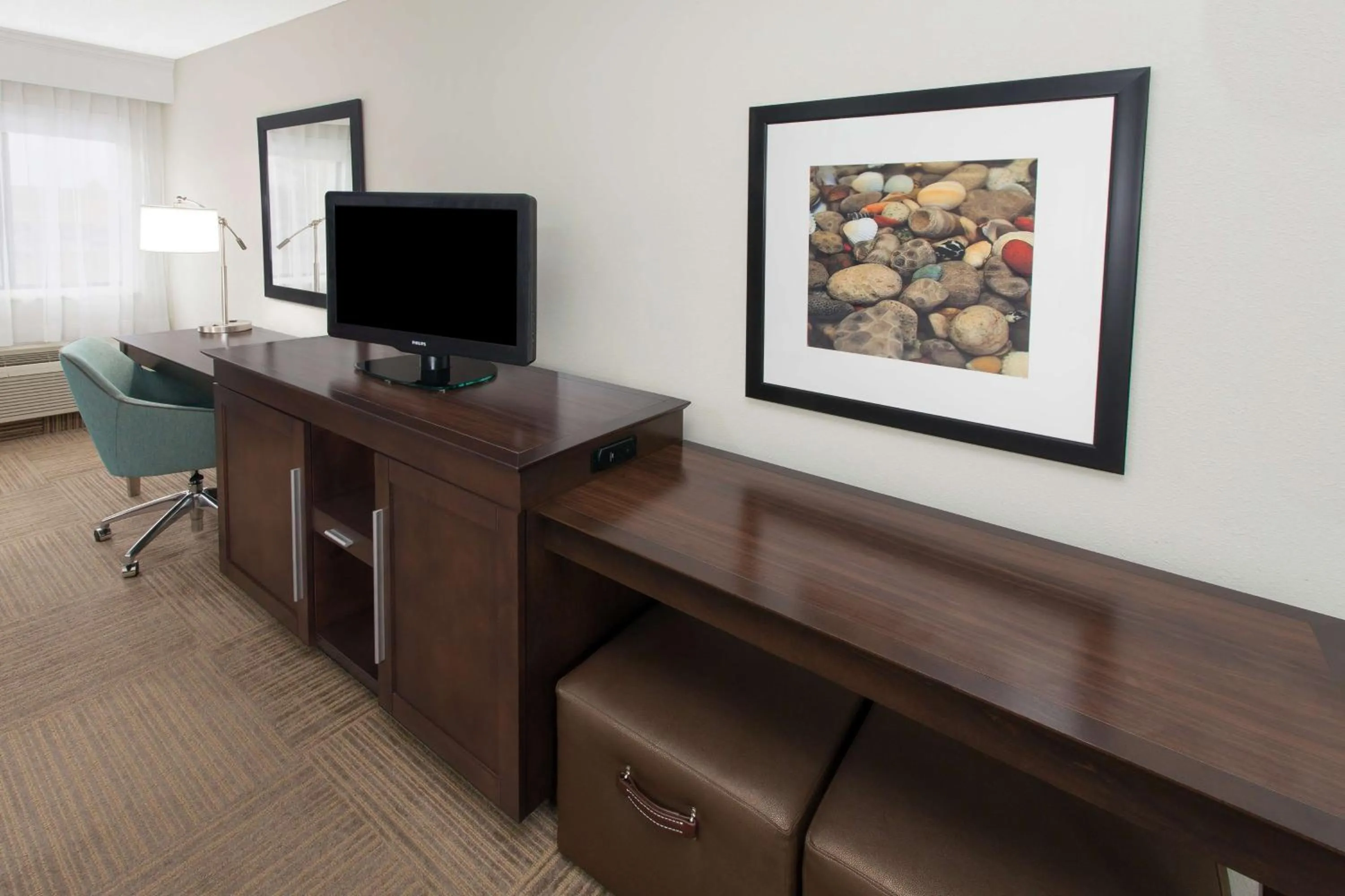 King Room - Mobility Access/Non-Smoking in Hampton Inn Birch Run