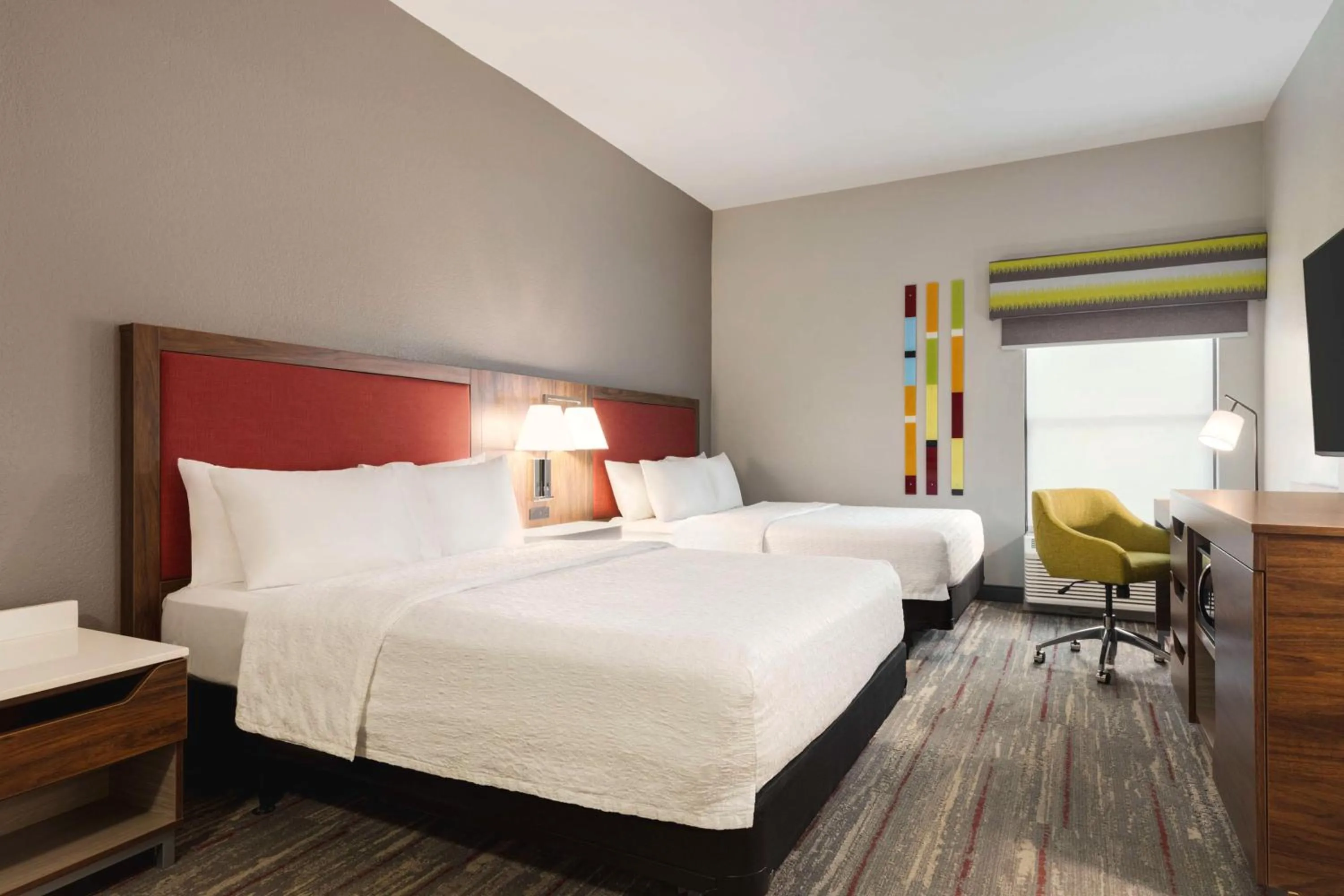 Queen Room with Two Queen Beds - Hearing Access in Hampton Inn Starkville