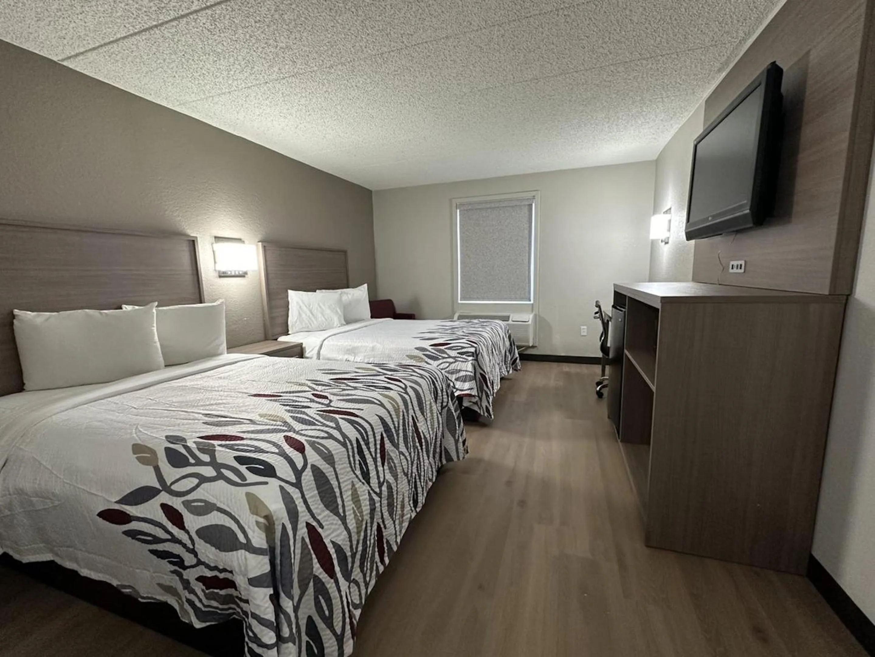 Deluxe Room with Two Double Beds Non-Smoking in Red Roof Inn Richmond, VA - W Broad St