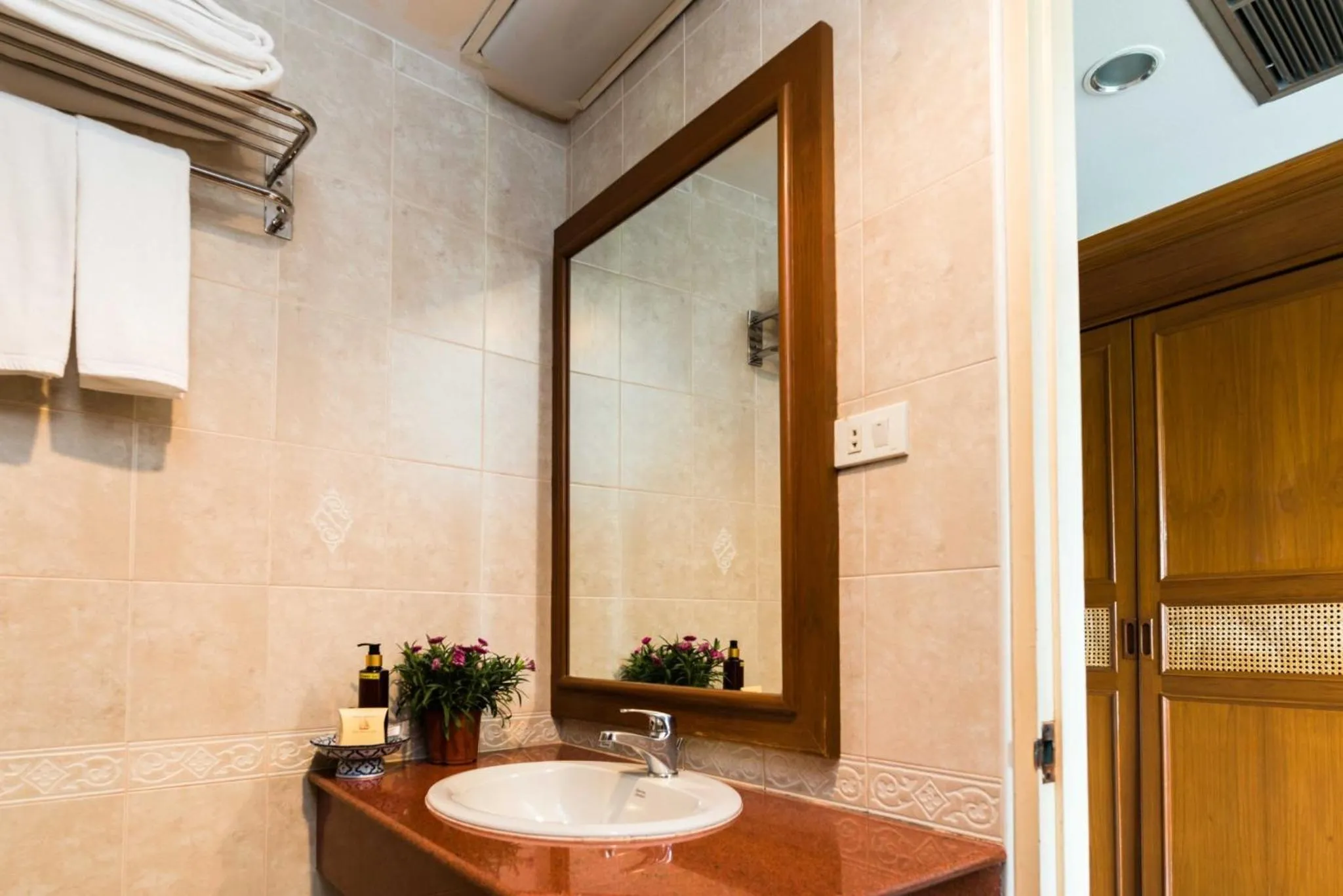 Deluxe Double Room with Sea View in Jomtien Boathouse