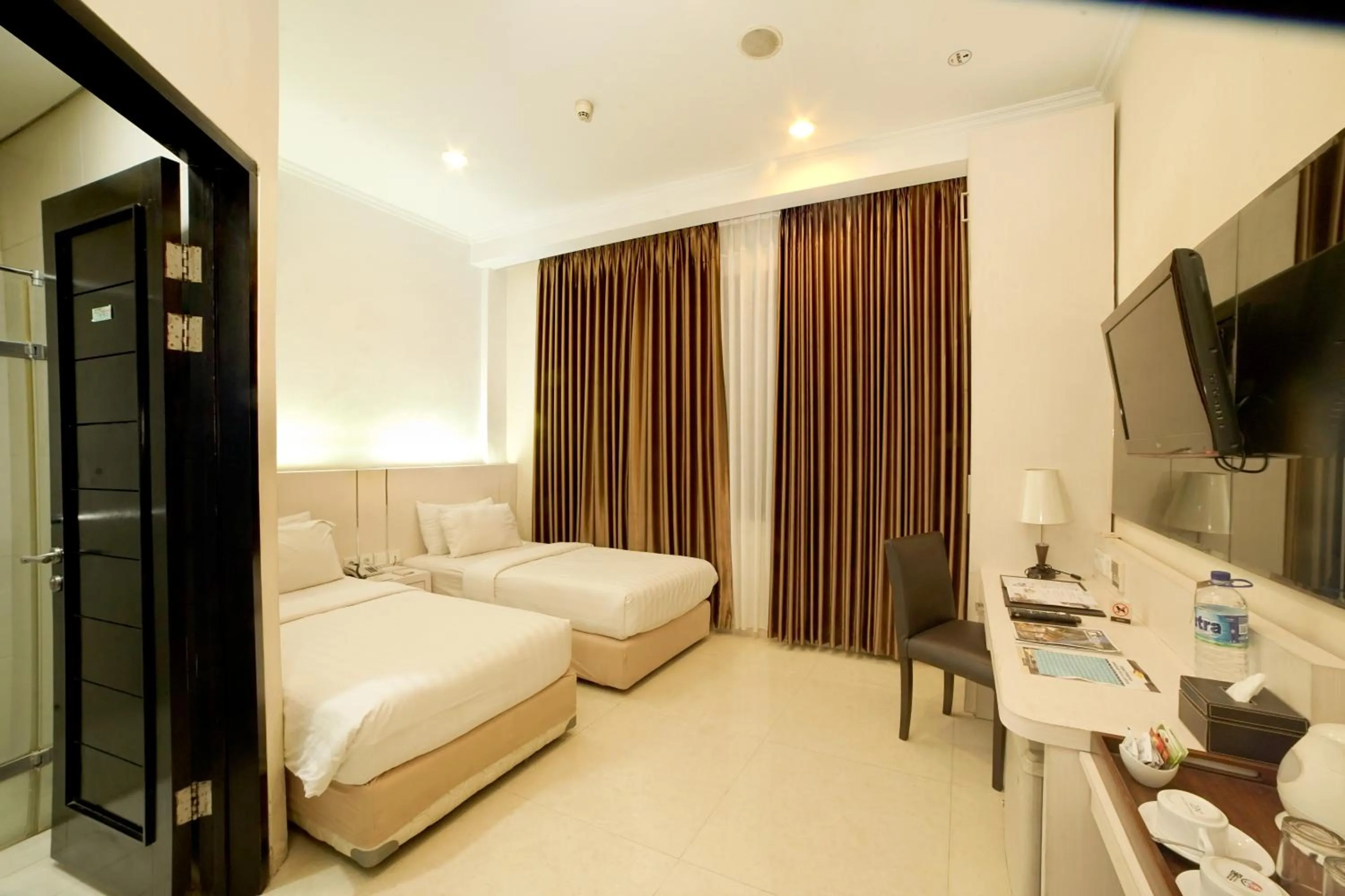 Superior Twin Room in Ros-In Hotel