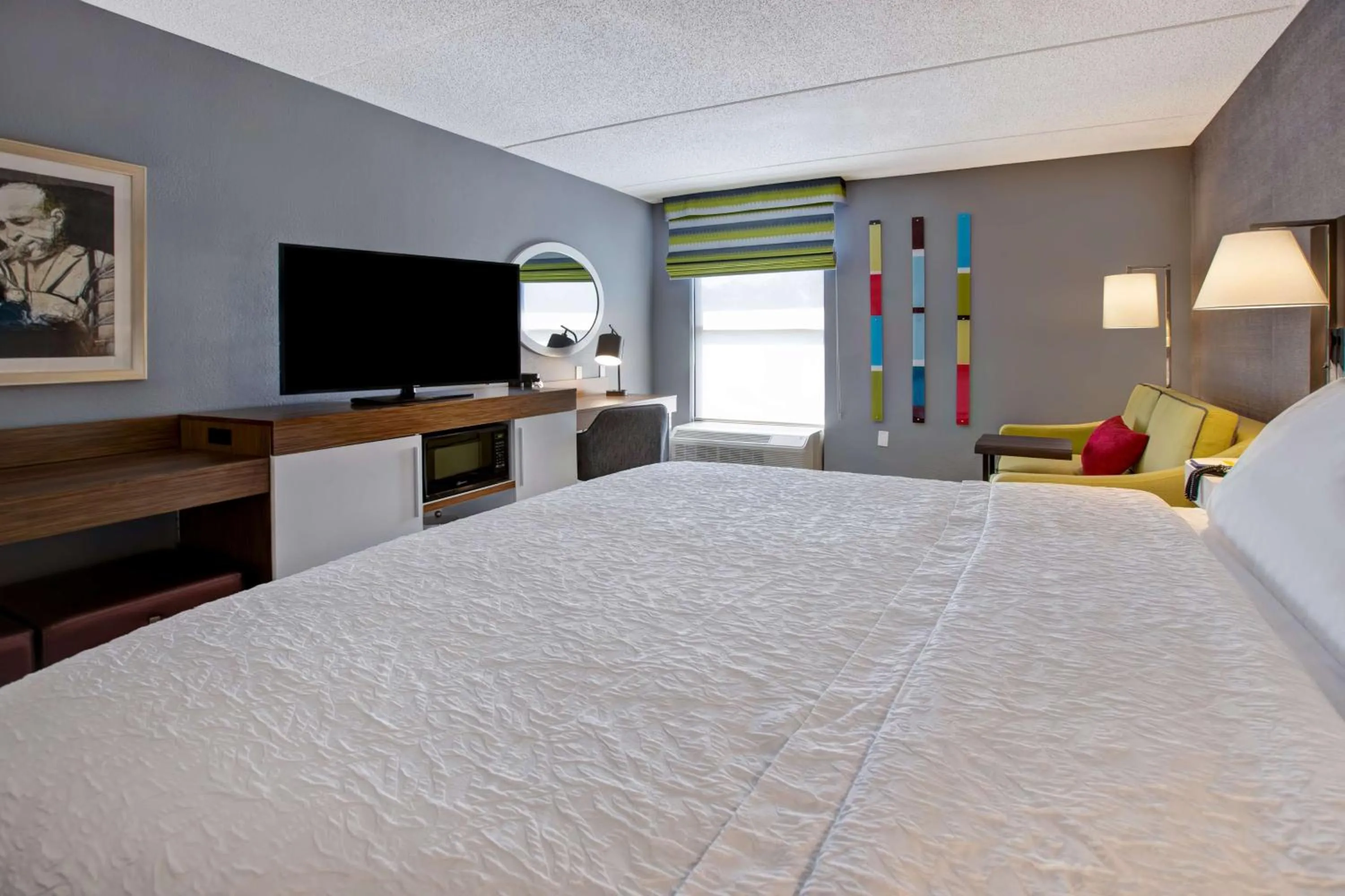 King Room with Sofa Bed and Study - Non-Smoking in Hampton Inn Olive Branch