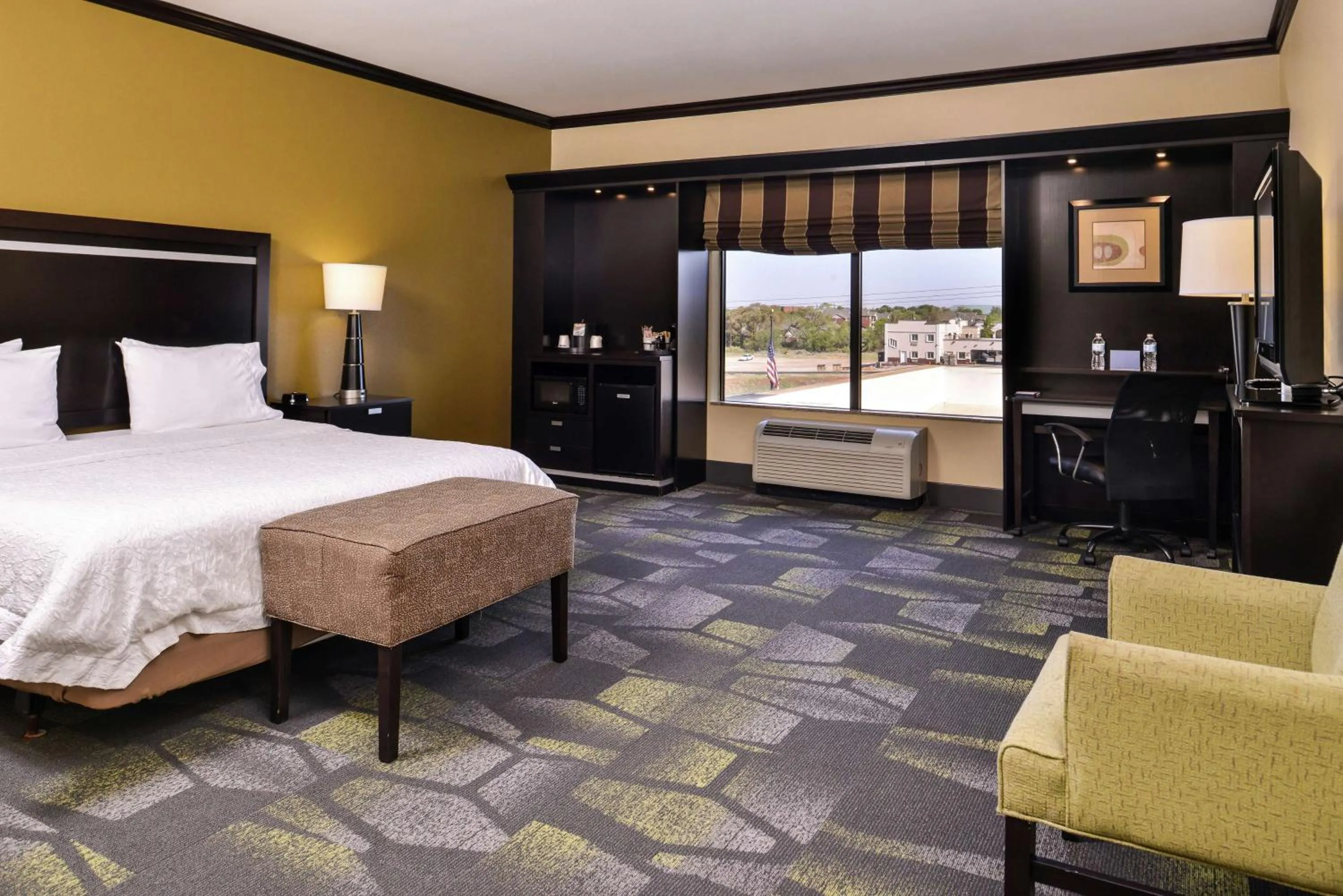 King Room with King Bed - Non-Smoking in Hampton Inn & Suites Big Spring