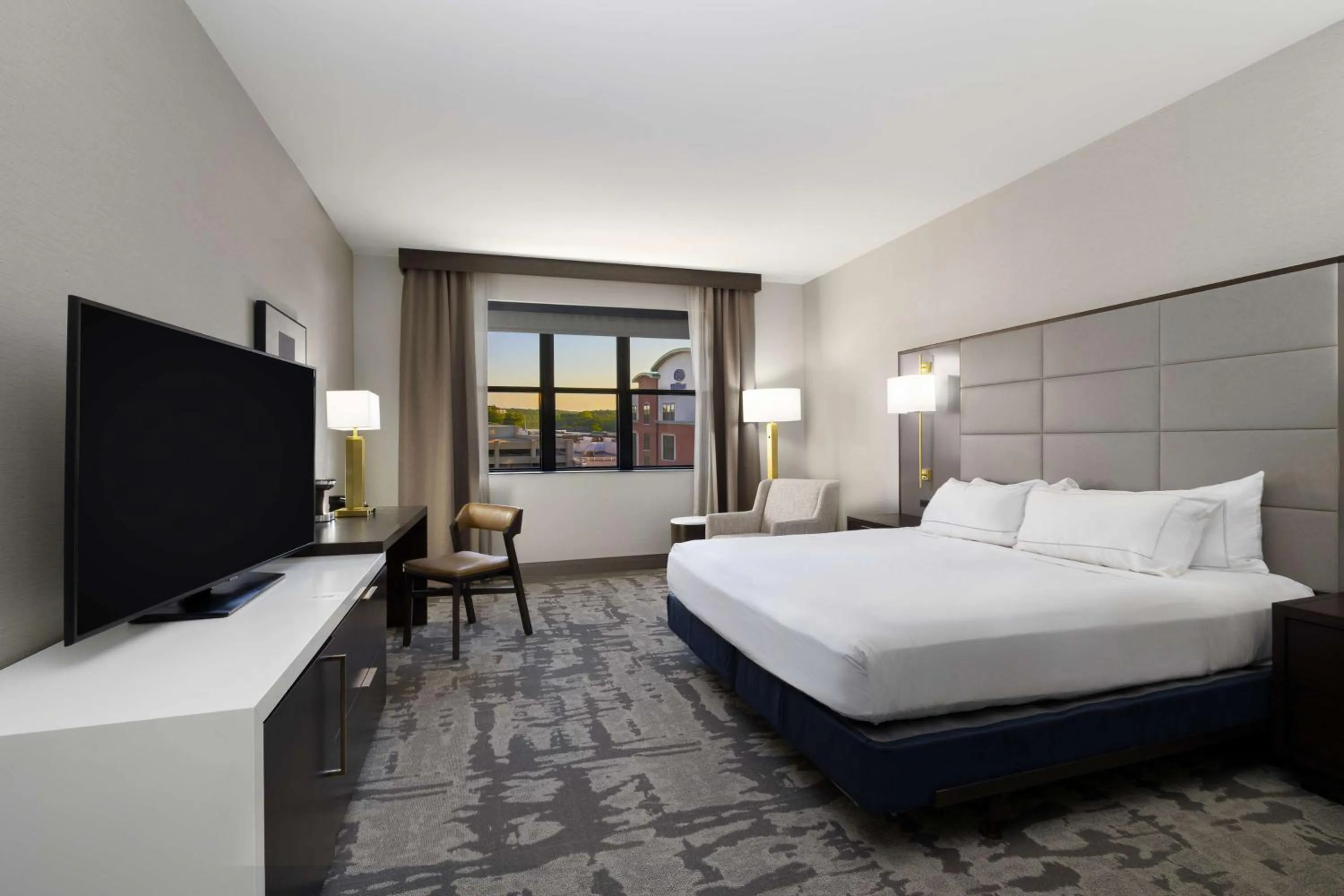 King Suite - Disability Access in Hilton Promenade Branson Landing