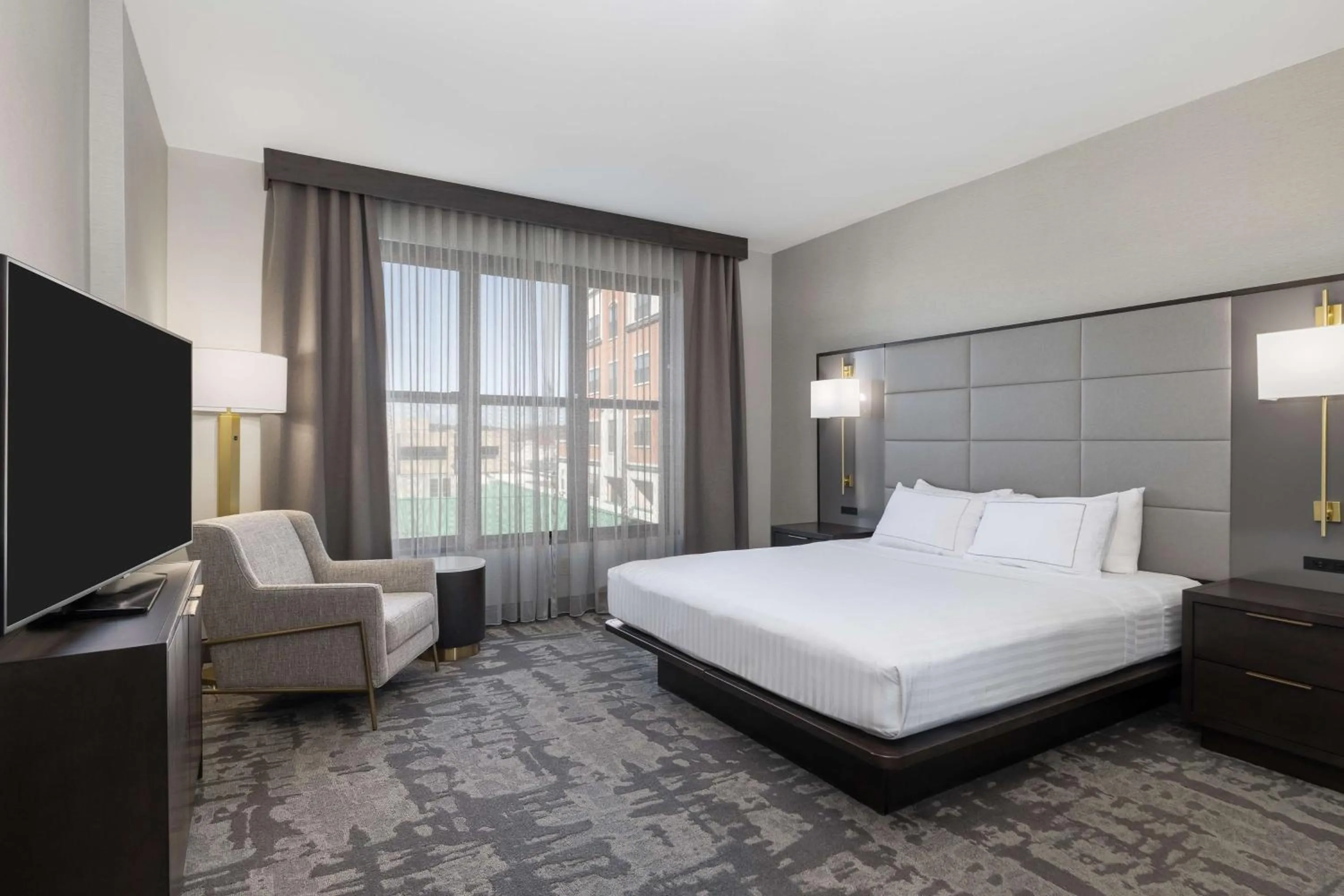 Junior King Suite - Non-Smoking in Hilton Promenade Branson Landing