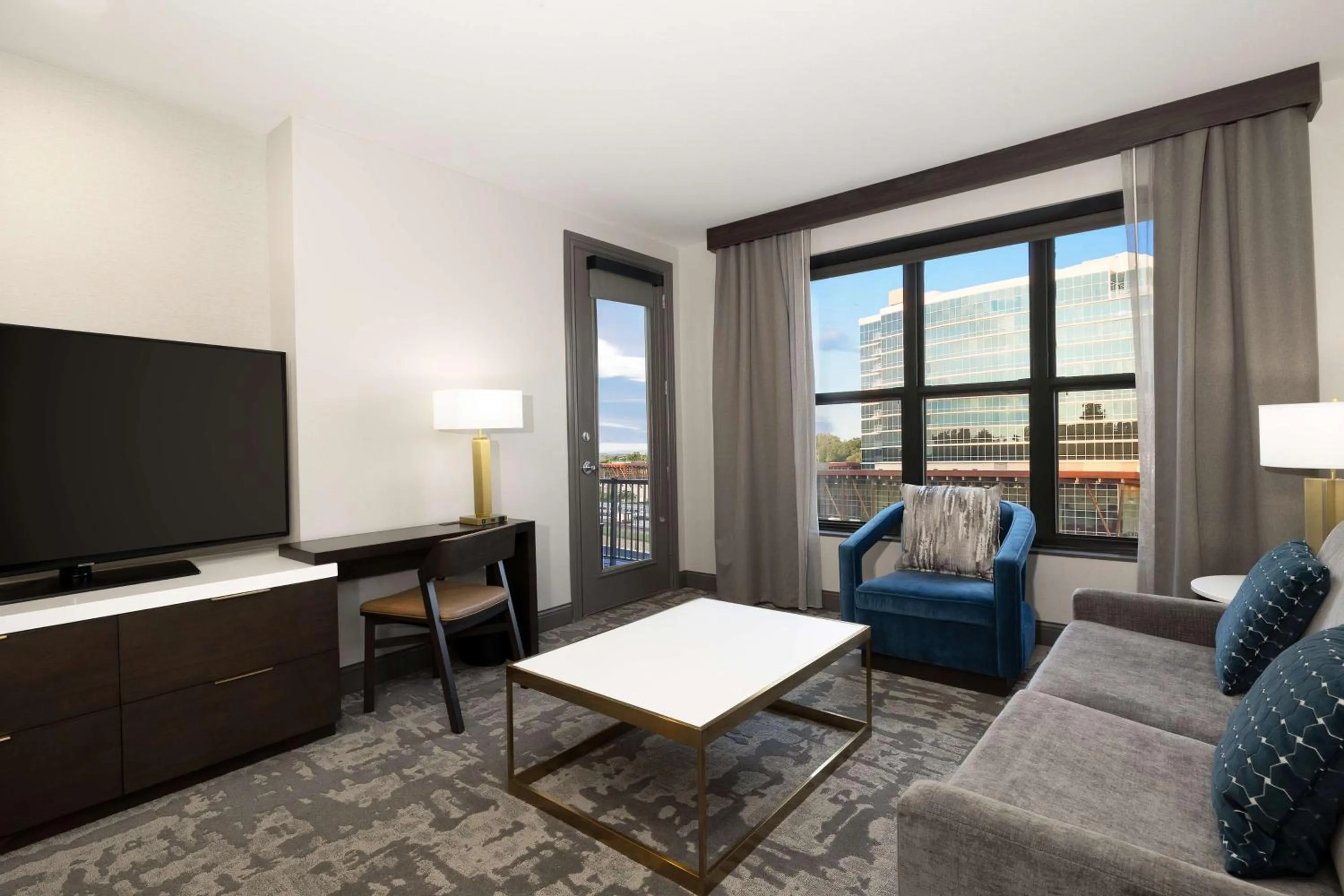 Queen Room with Two Queen Beds - Non-Smoking in Hilton Promenade Branson Landing