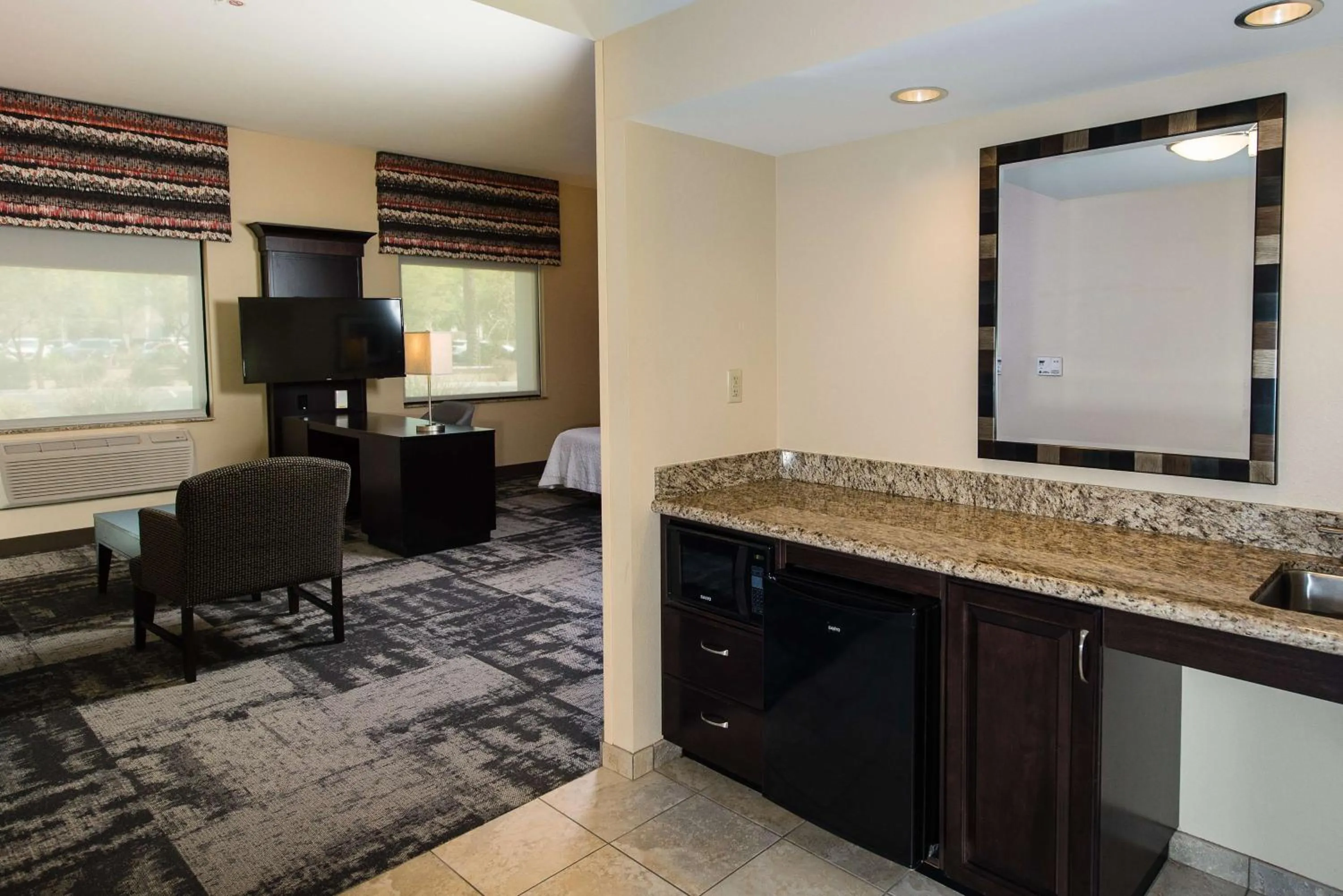 King Suite with Roll-In Shower - Mobility and Hearing Access/Non-Smoking in Hampton Inn & Suites Phoenix Chandler Fashion Center