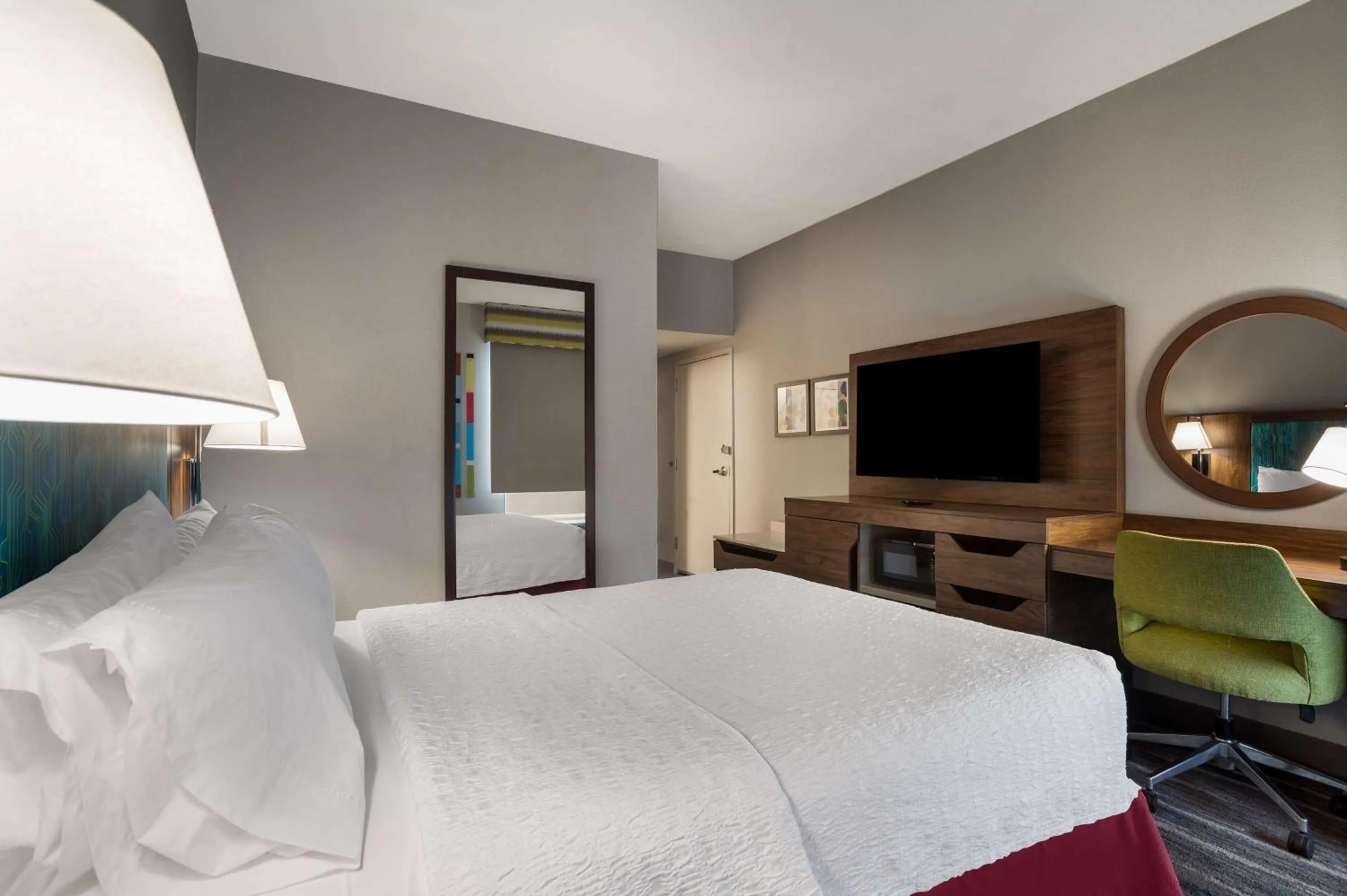 Queen Room with Mobility Access/Non-Smoking in Hampton Inn Gadsden