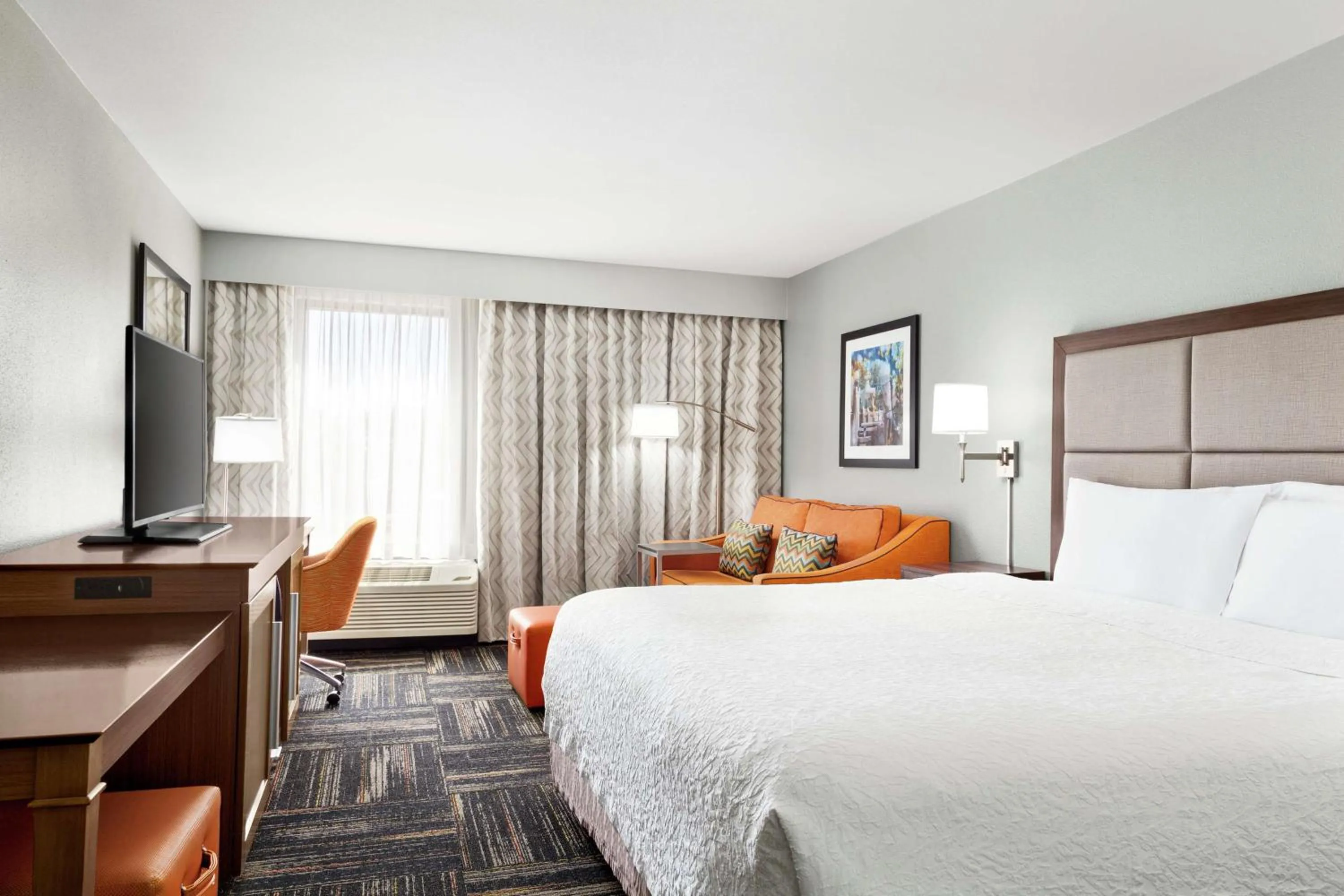 King Room with Sofa Bed and Study - Non-Smoking in Hampton Inn Paris