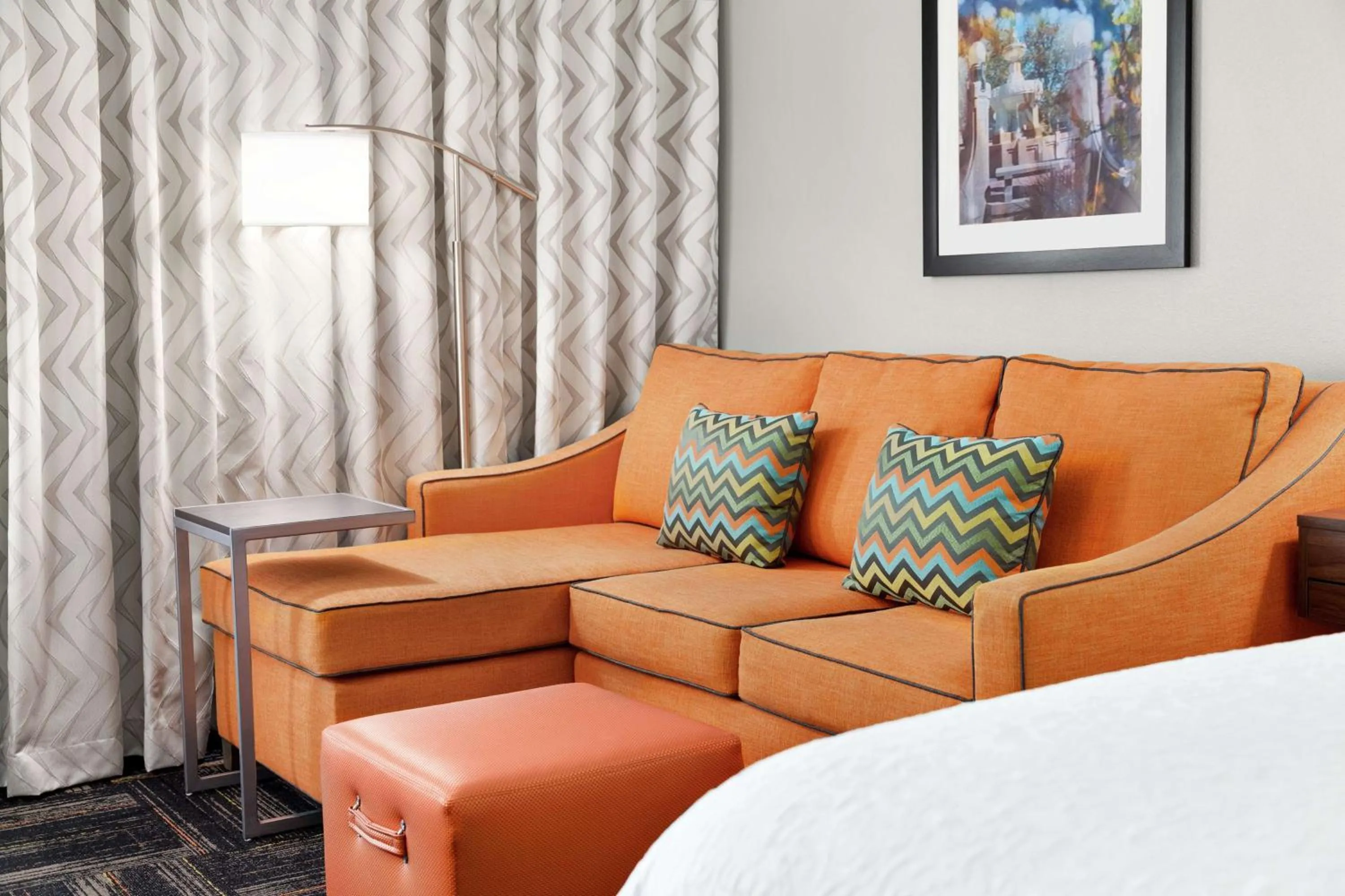 Deluxe King Room - Non-Smoking in Hampton Inn Paris