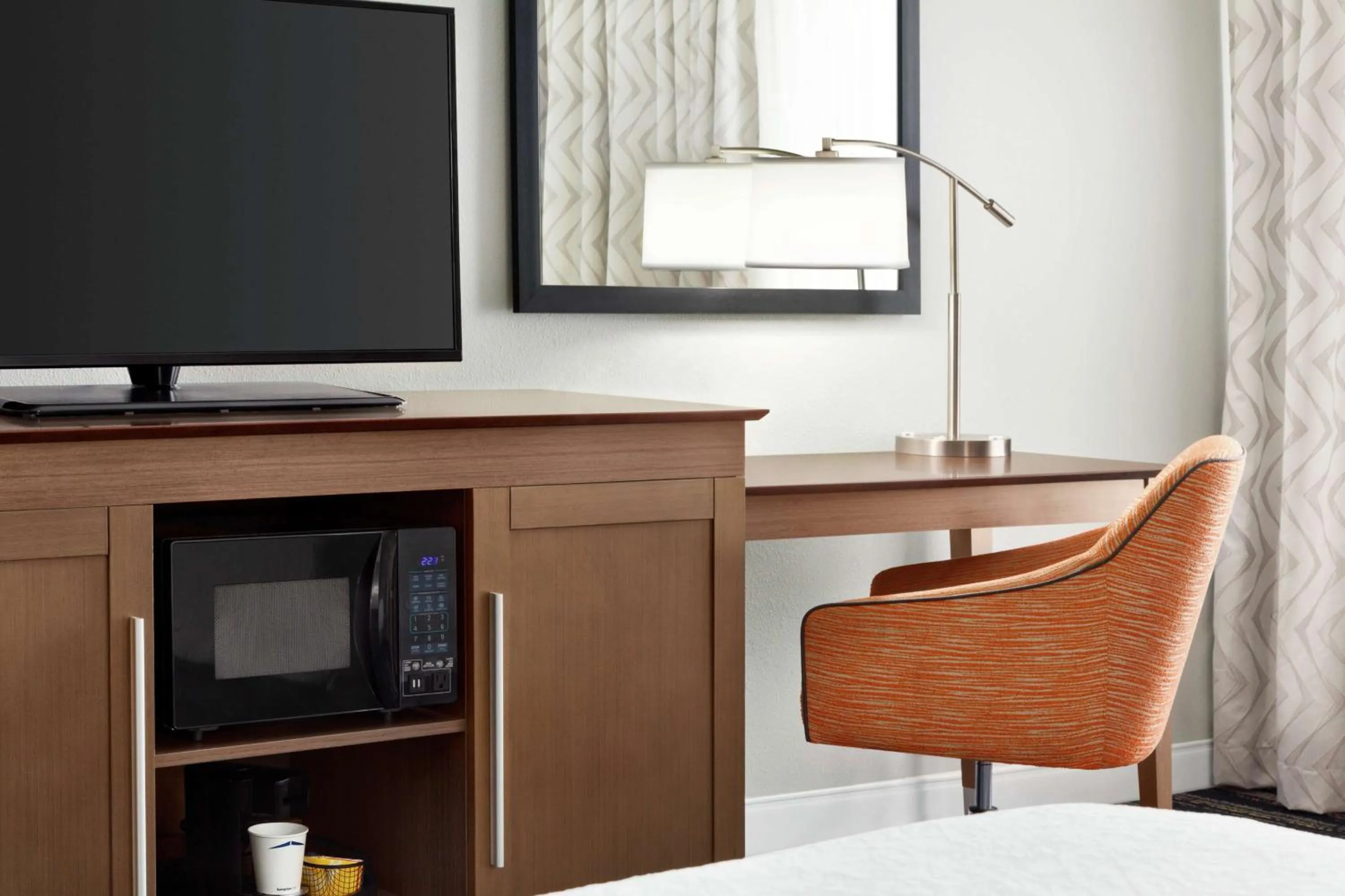 Queen Room with Two Queen Beds - Mobility Access/Non-Smoking in Hampton Inn Paris