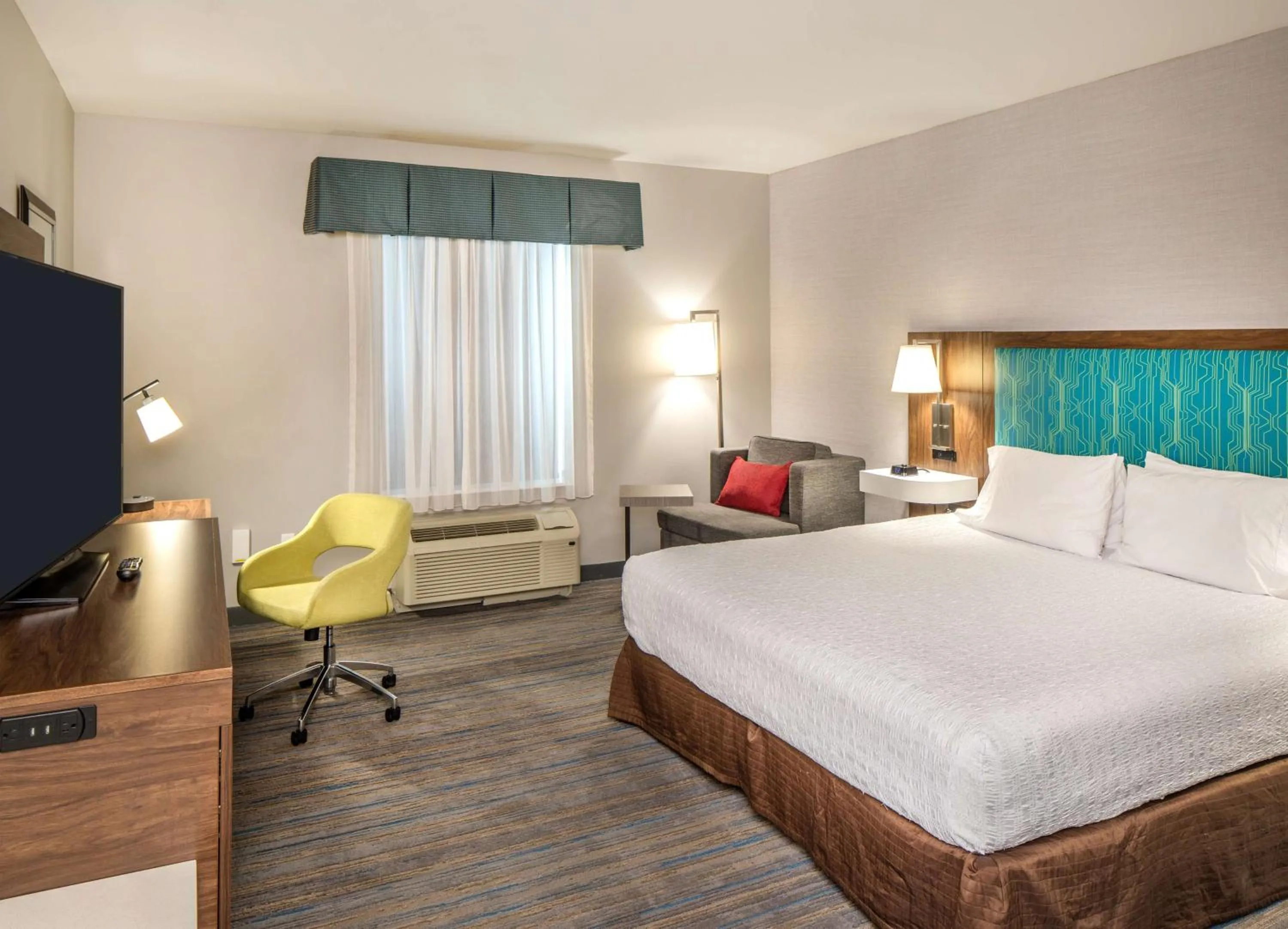 King Room - Non-Smoking in Hampton Inn & Suites Omaha Southwest-La Vista