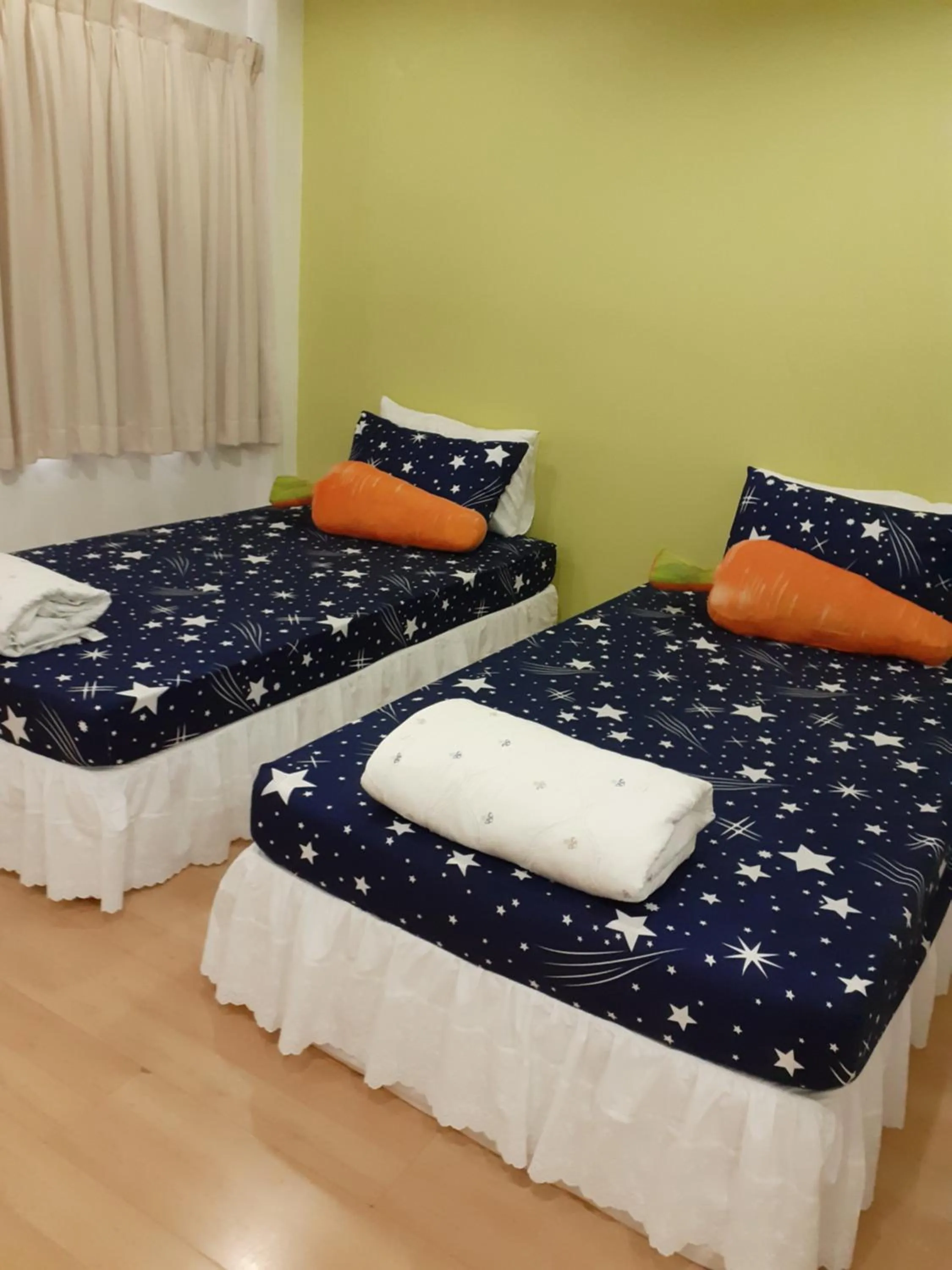 Standard Twin Room with Shared Bathroom in BaanSu Hostel