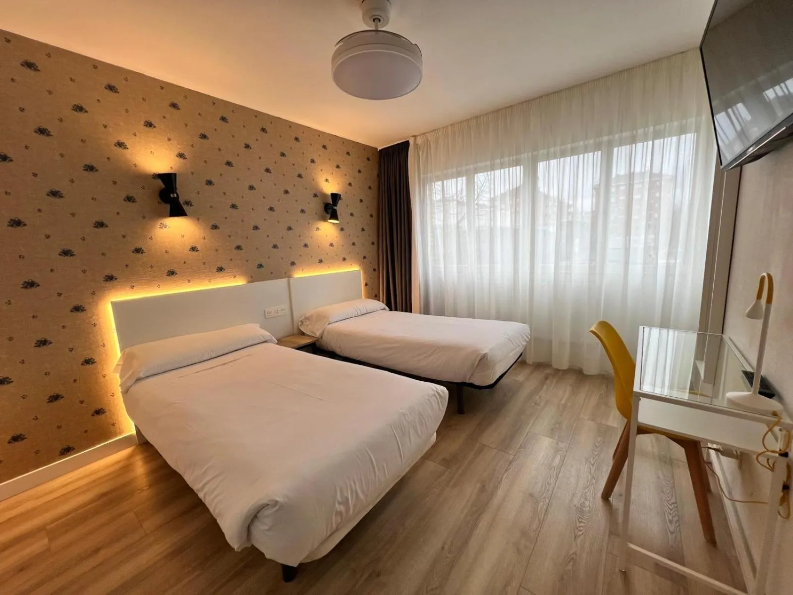 Double or Twin Room in IRAIPE Gorbea Auto Check-in