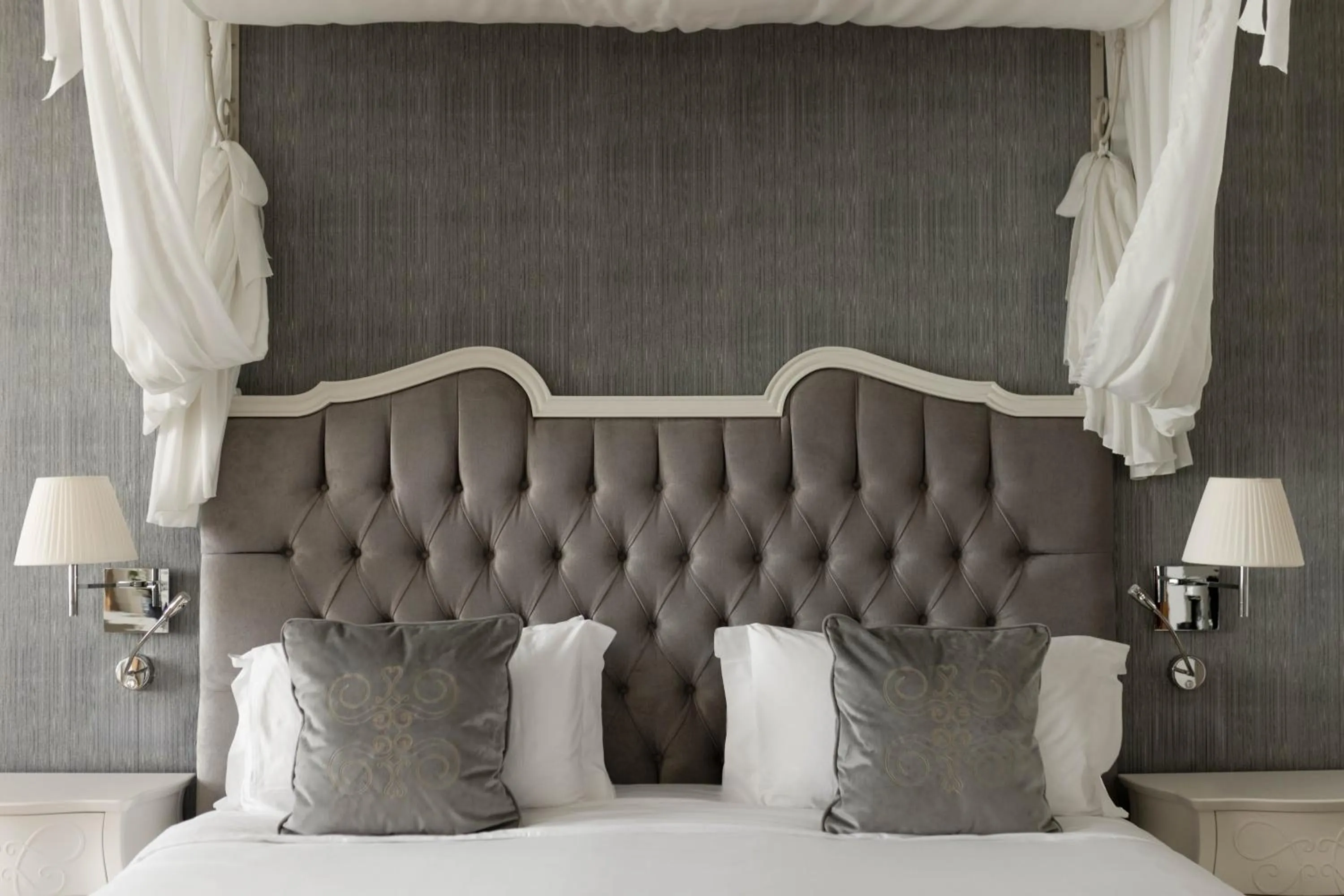 Deluxe Double or Twin Room with Lake View in Grand Hotel Fasano