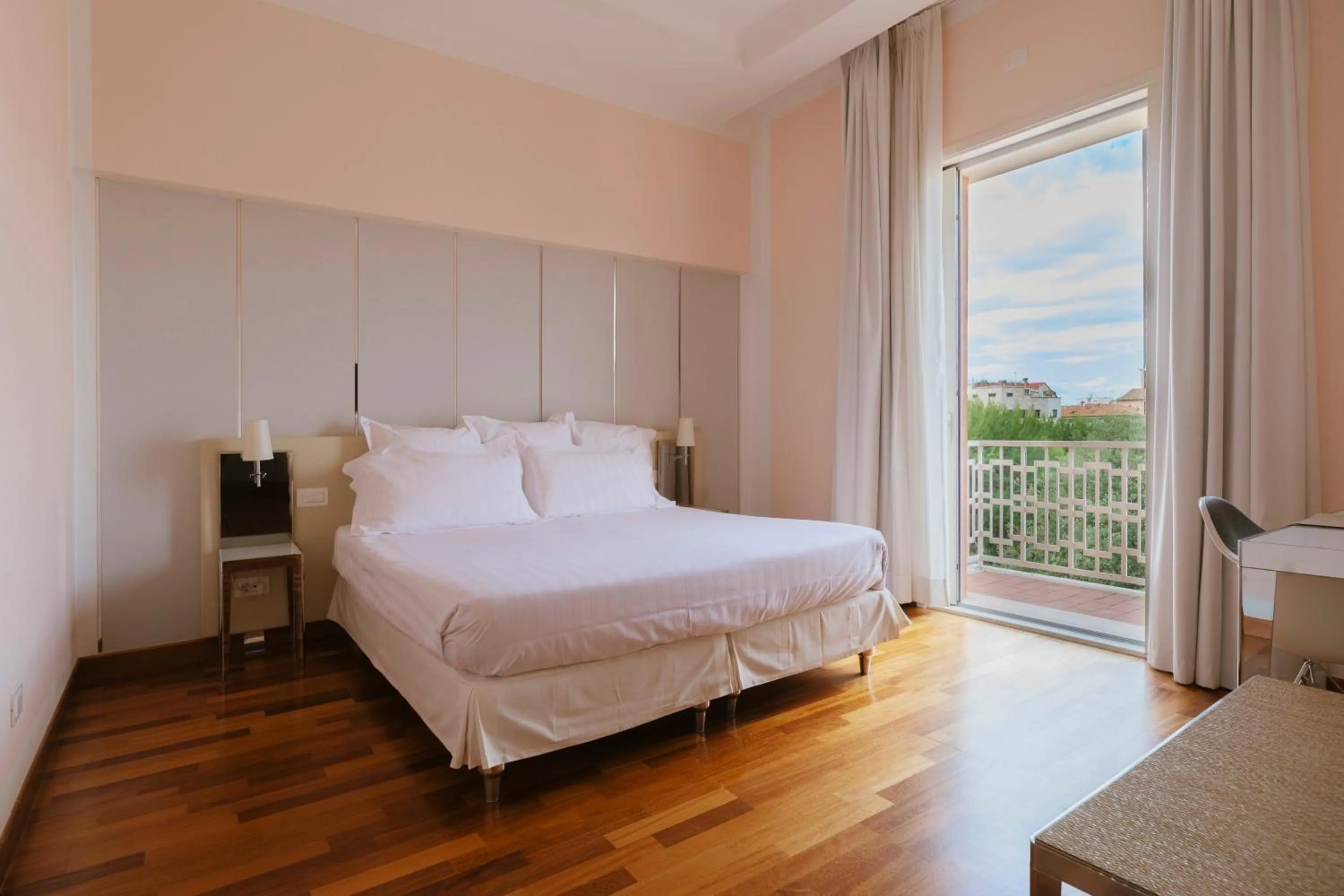 Superior Double Room - single occupancy in Hotel Miramare