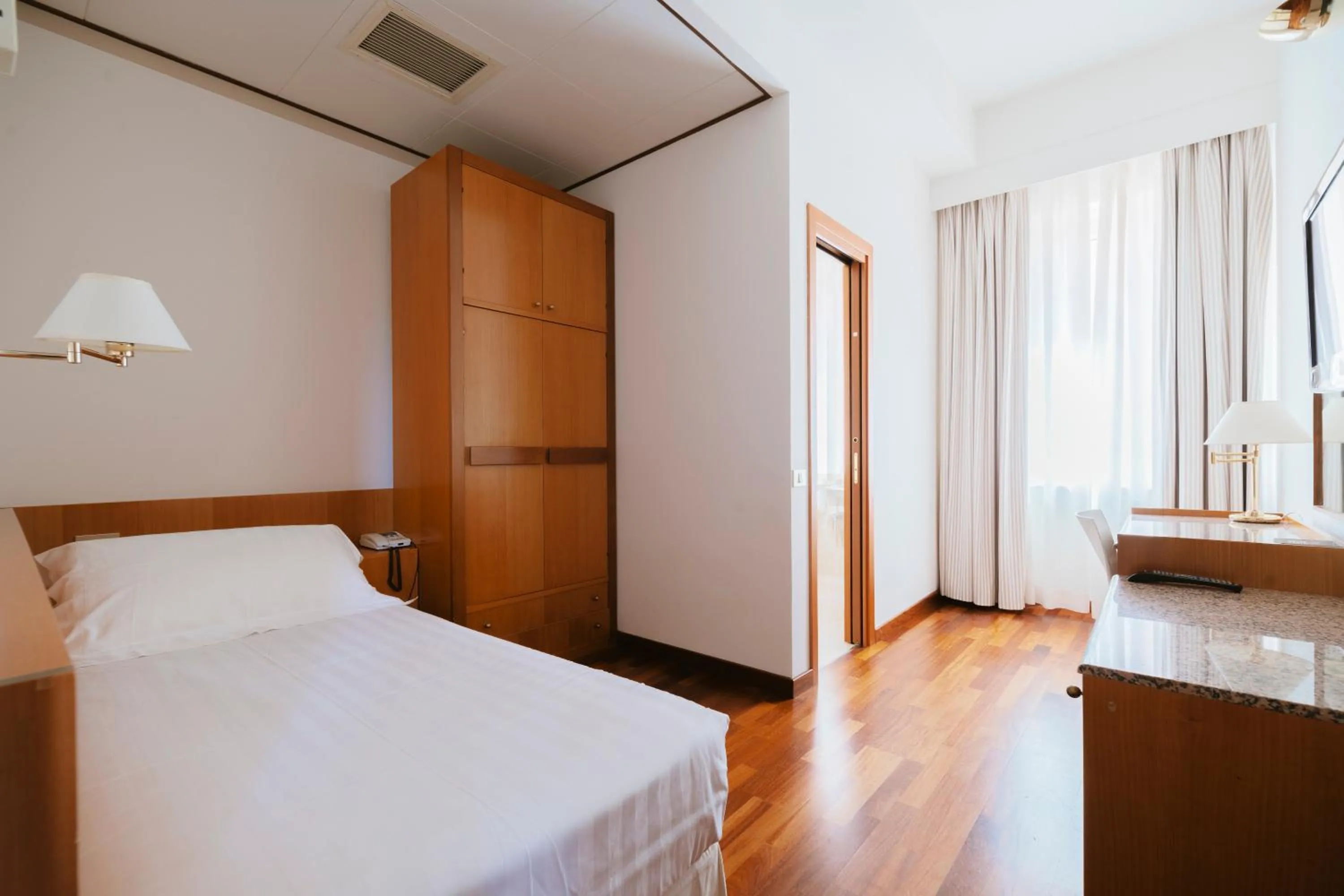 Single Room in Hotel Miramare