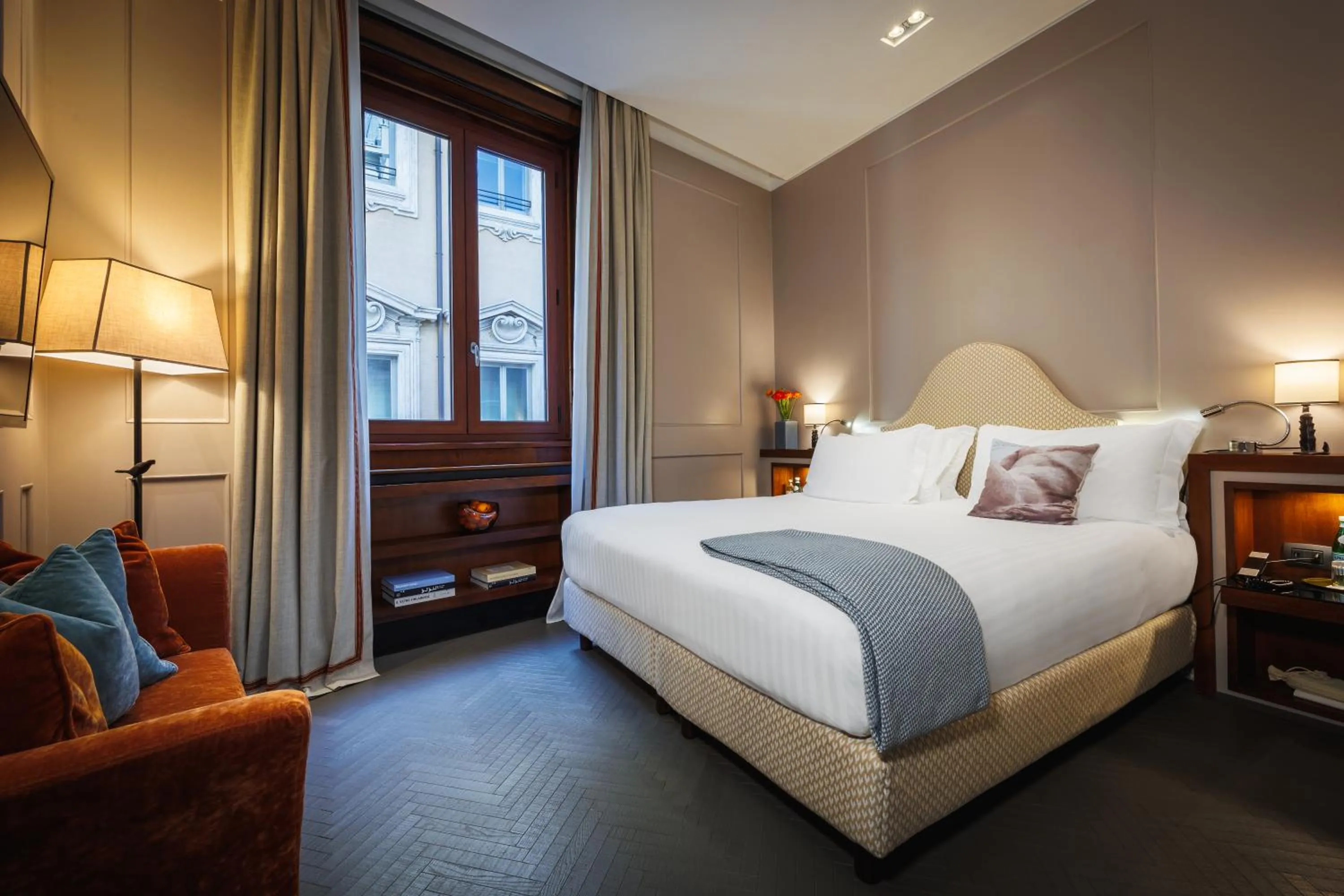 Deluxe Suite in Singer Palace Hotel Roma