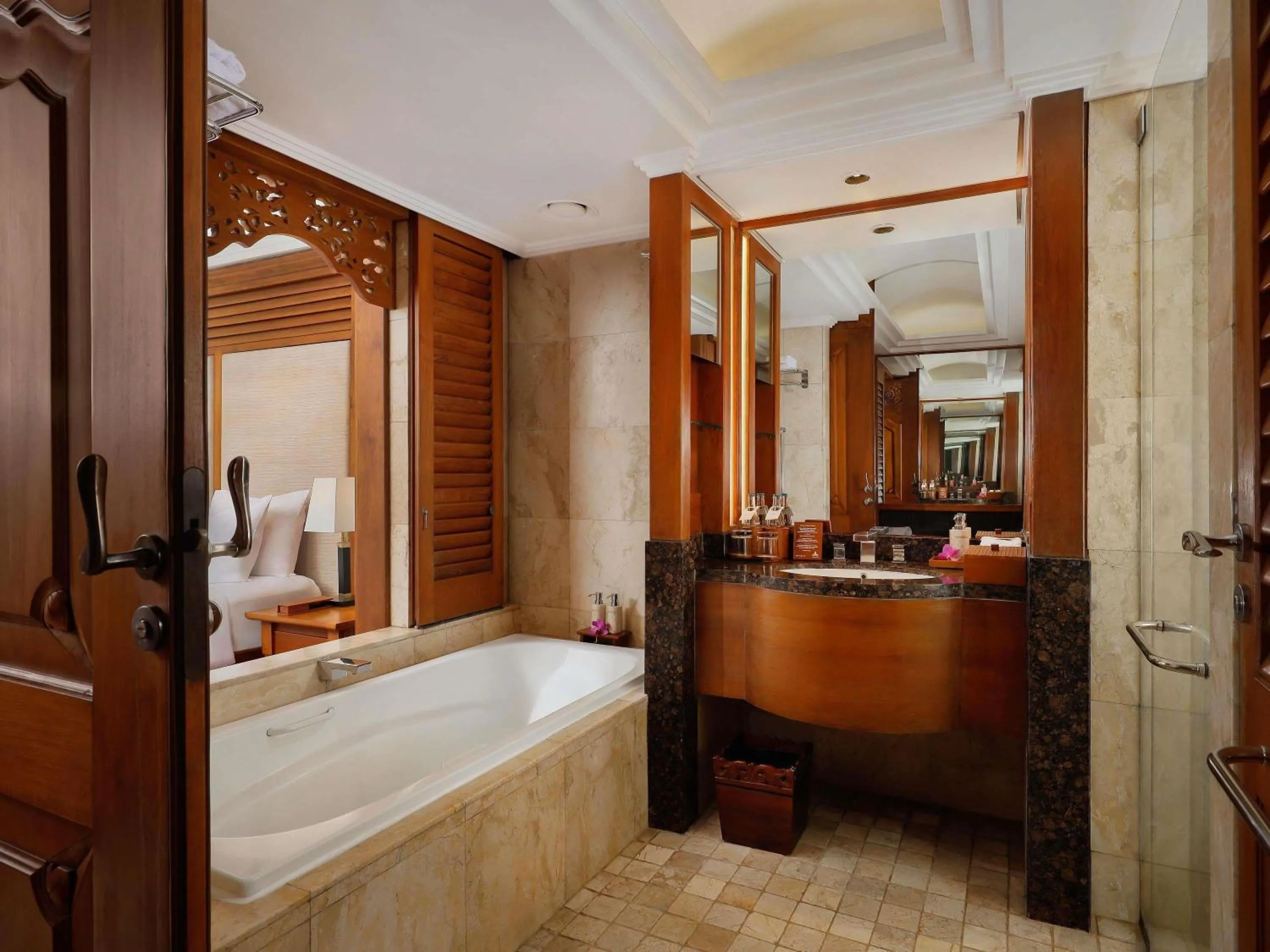 Palace Club Twin Room with Lagoon Access in Nusa Dua Beach Hotel and Spa - Handwritten Collection