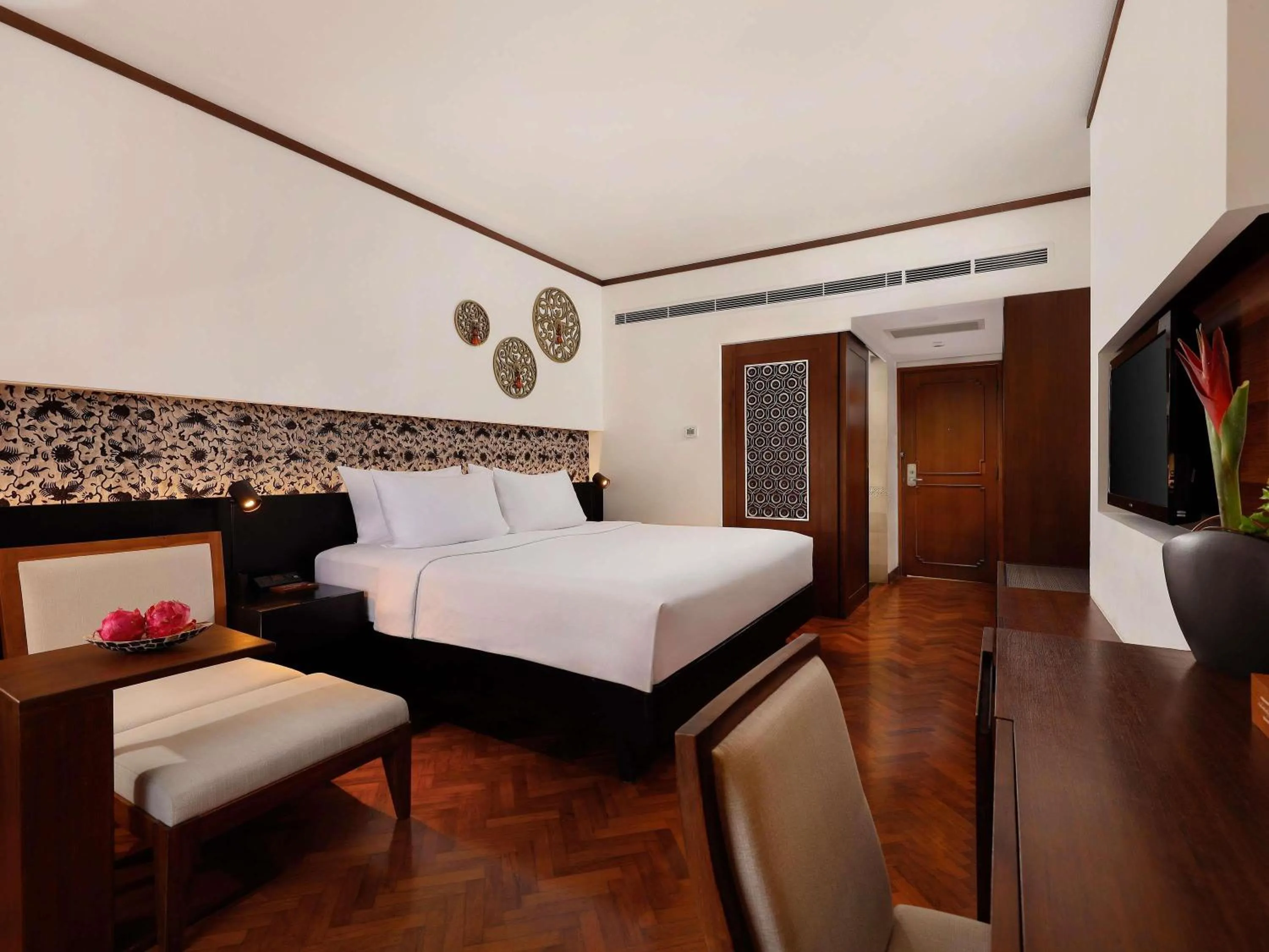 Superior King Room in Nusa Dua Beach Hotel and Spa - Handwritten Collection