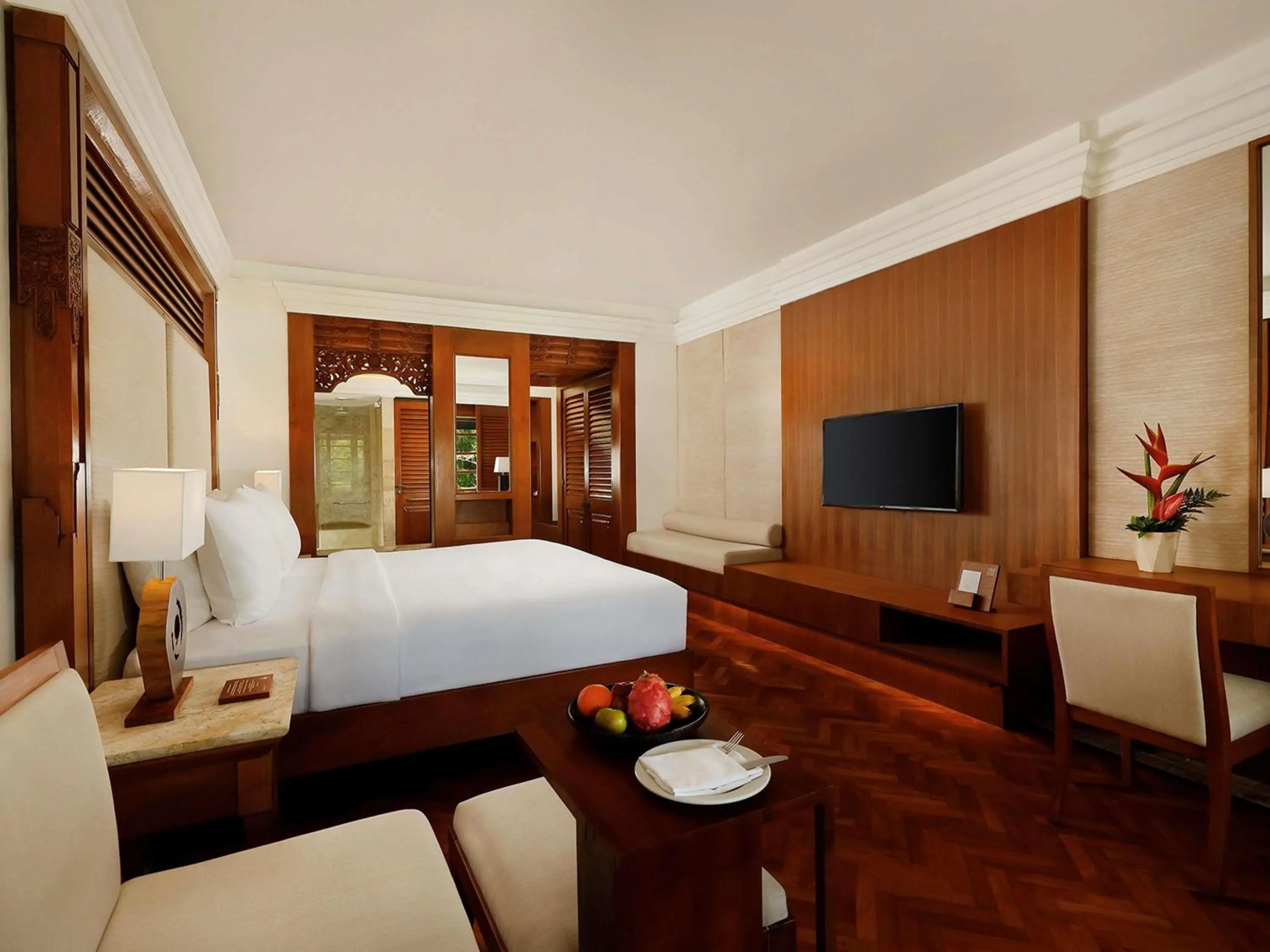 Palace Club Twin Room with Lagoon Access in Nusa Dua Beach Hotel and Spa - Handwritten Collection