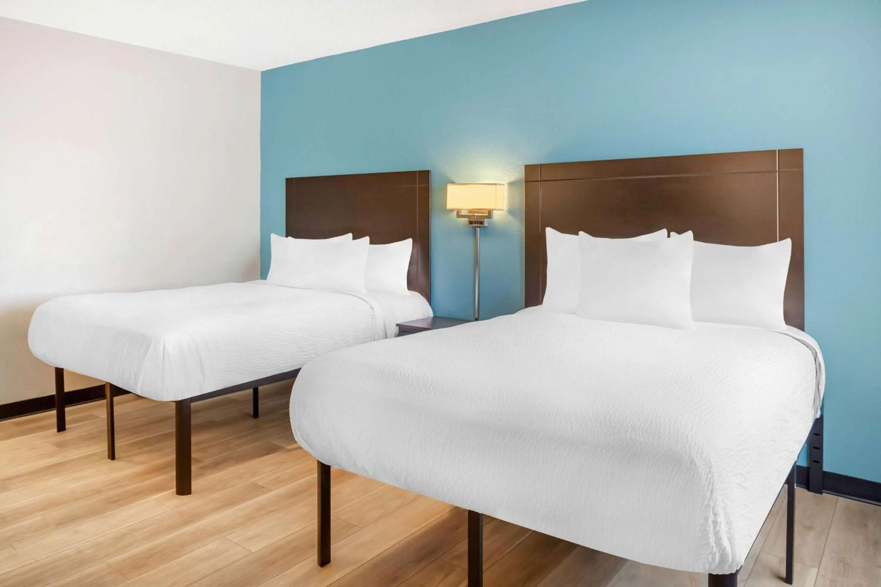 Standard King Room - Smoking in Days Inn by Wyndham Wrightstown McGuire AFB Bordentown