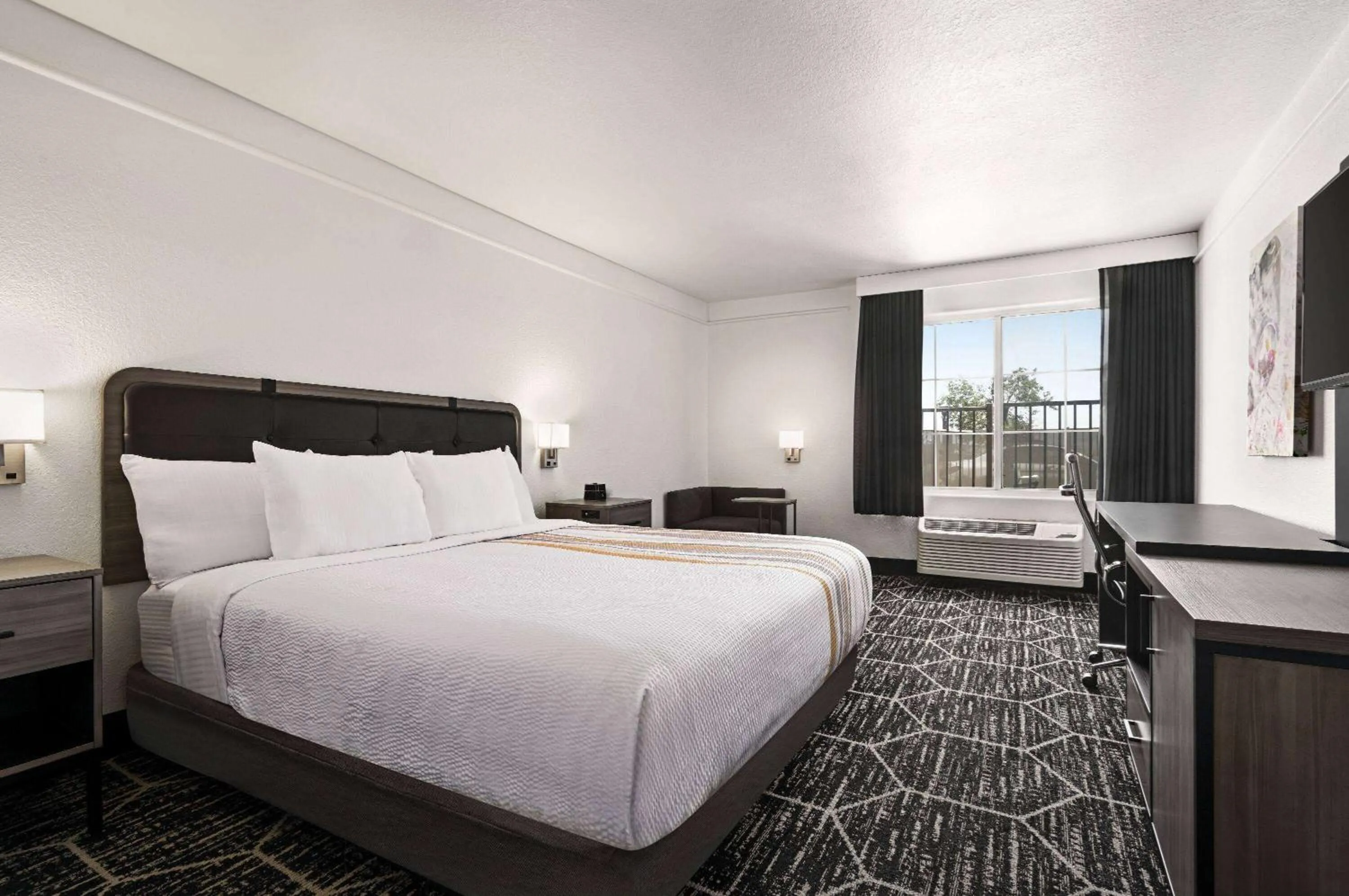 King Room - Mobility Access/Non-Smoking in La Quinta by Wyndham Hesperia Victorville