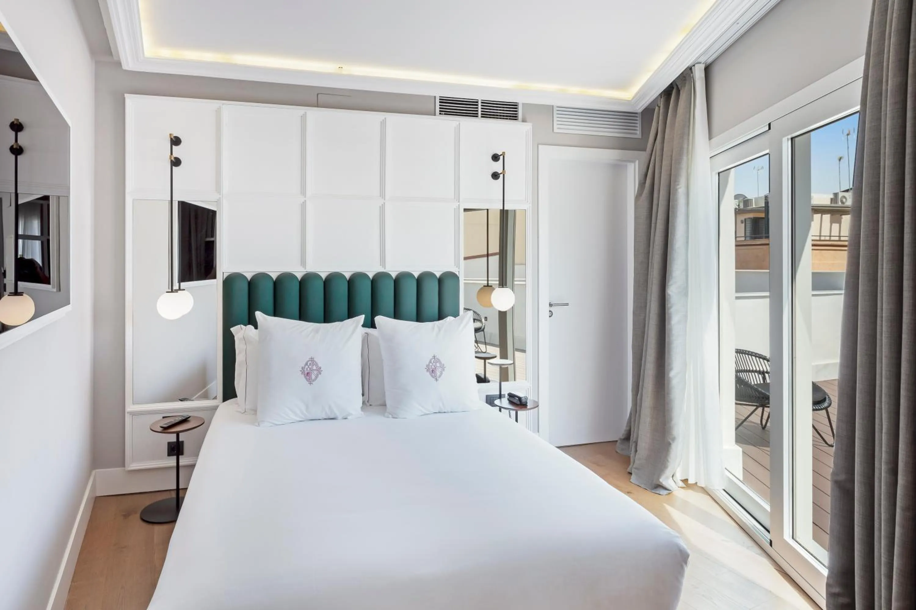 Double Room with Terrace in One Shot Conde Torrejón