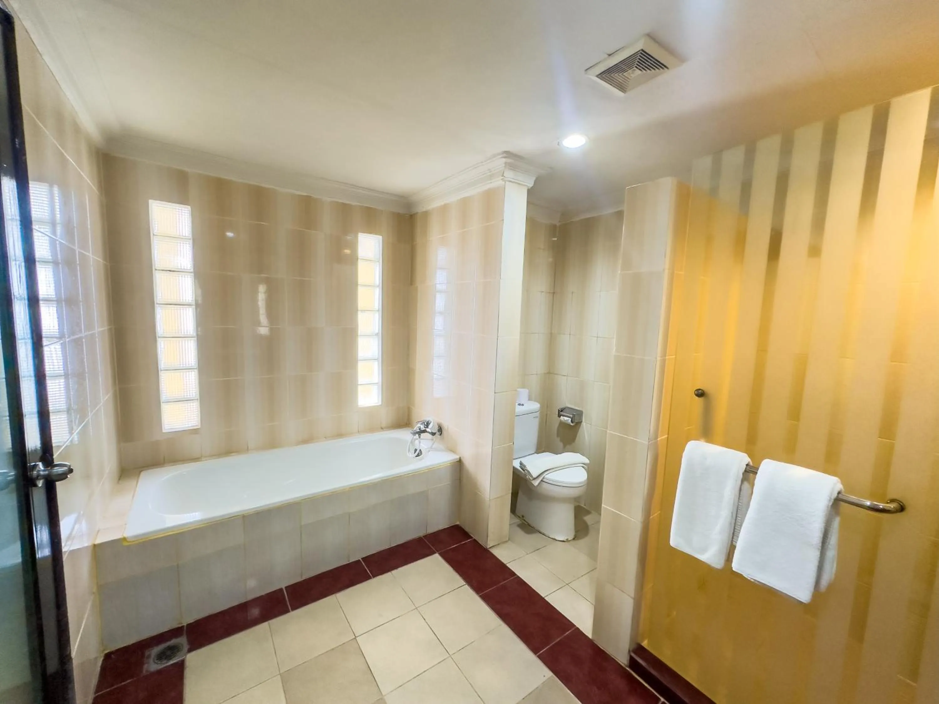 Special Offer - Superior Room With Extra Bed in Champlung Mas Hotel Legian