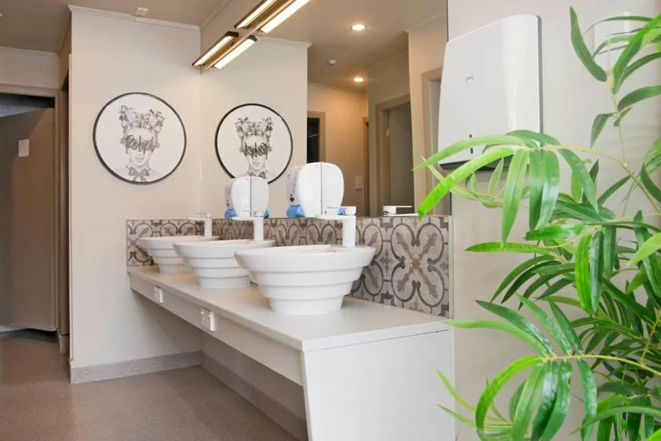 Single Room in Bridge Backpackers